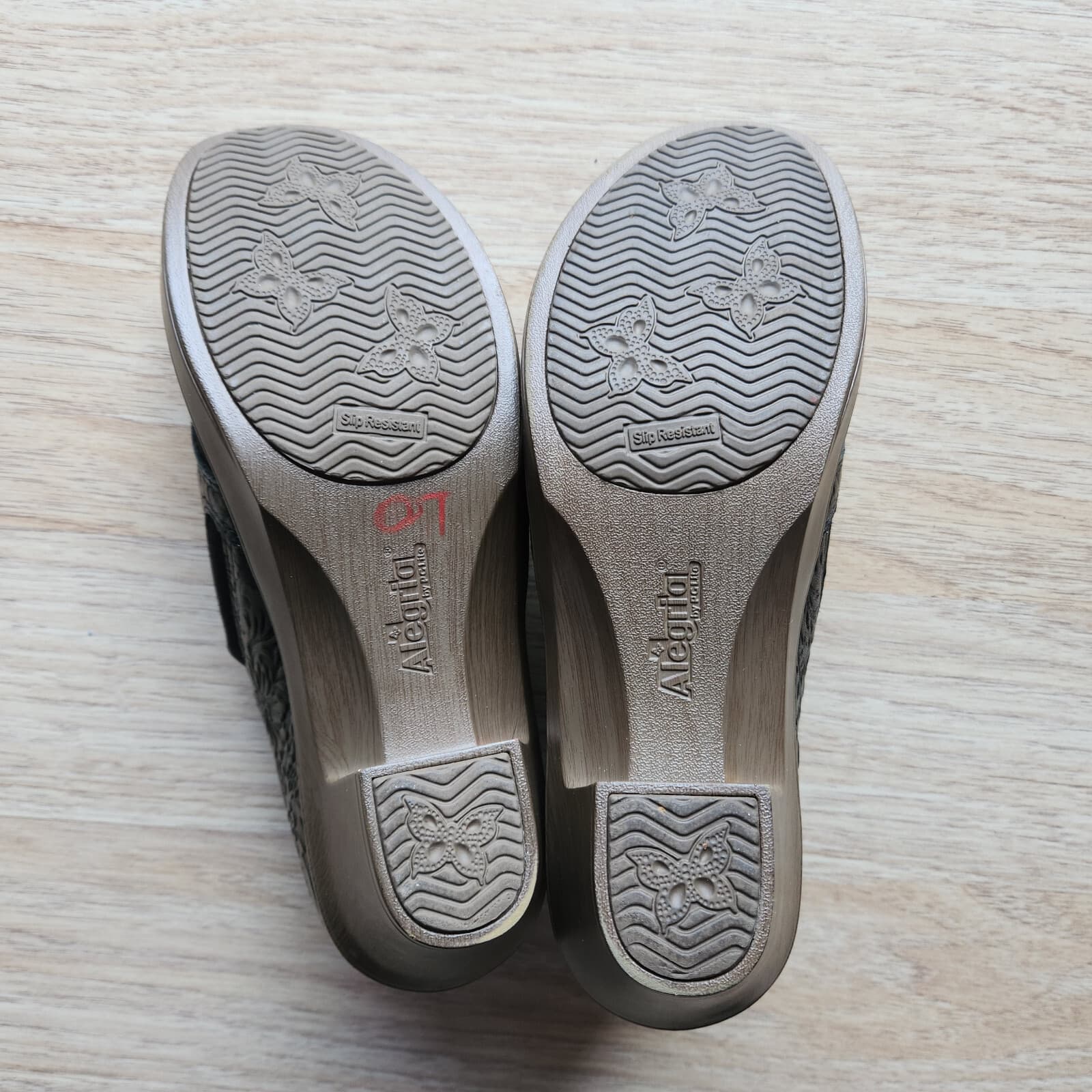 EUC Alegria Hayli Minted Bronze Floral Leather Comfort Clogs Heel Zipper EU38 - Thumbnail 9