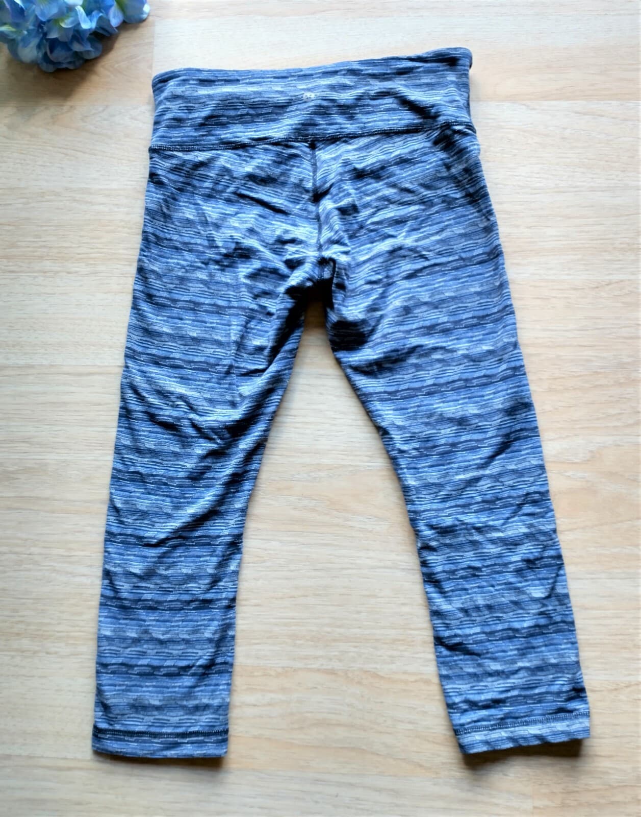 Lululemon Women Wunder Under Crop III 21 1/2" Space Dye Twist Sapphire Blue Sz.8 - Thumbnail 4