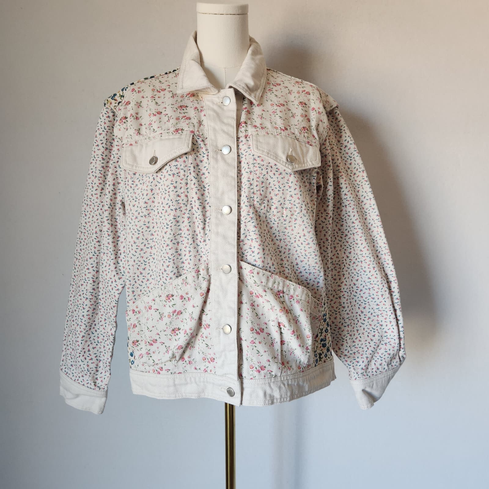 Blank NYC Full Bloom Floral Patchwork Denim Tucker Jacket Button Pocket Cream M - Thumbnail 2