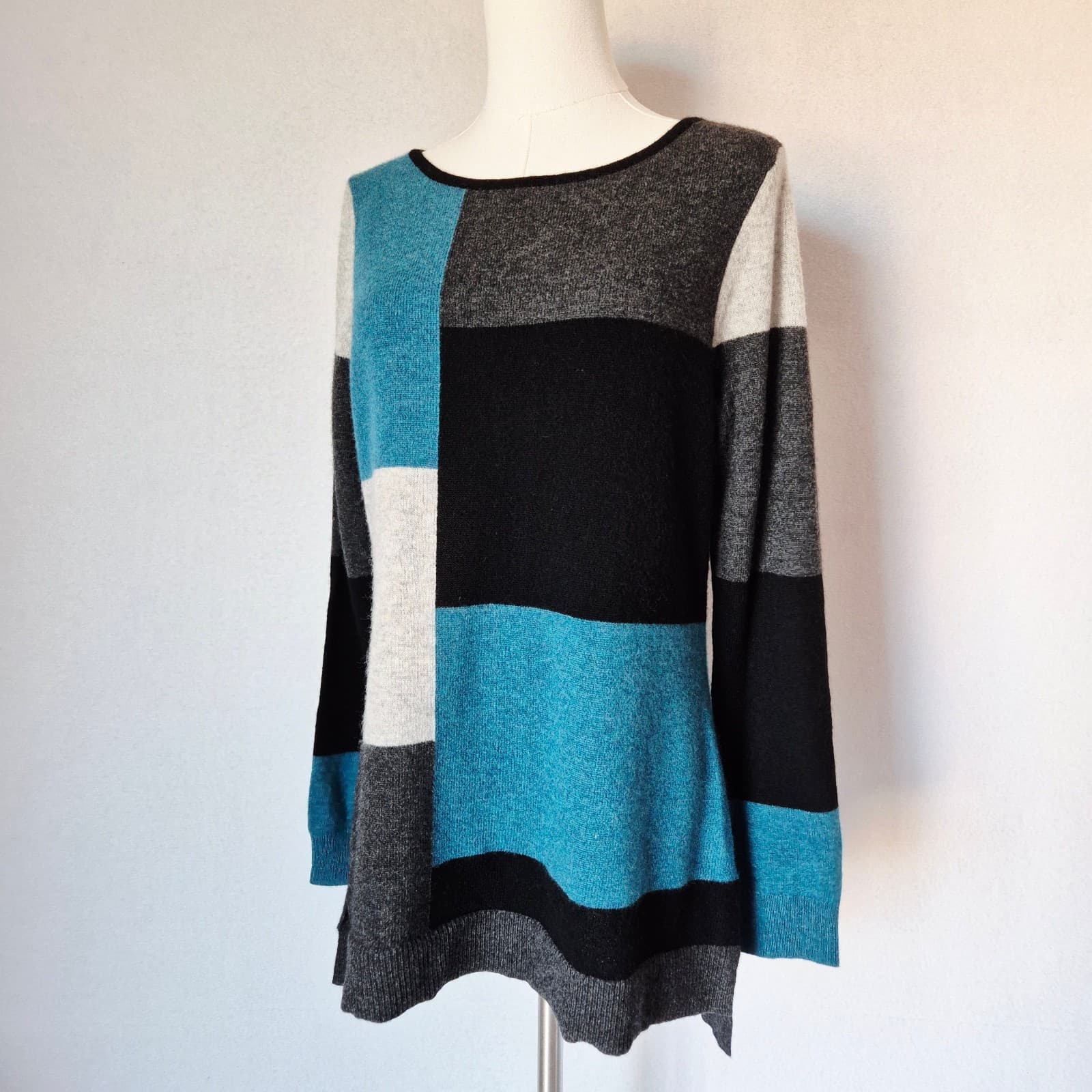NWT Charter Club Luxury 100% Cashmere Colorblock Crew Neck Sweater Women's M - Thumbnail 5
