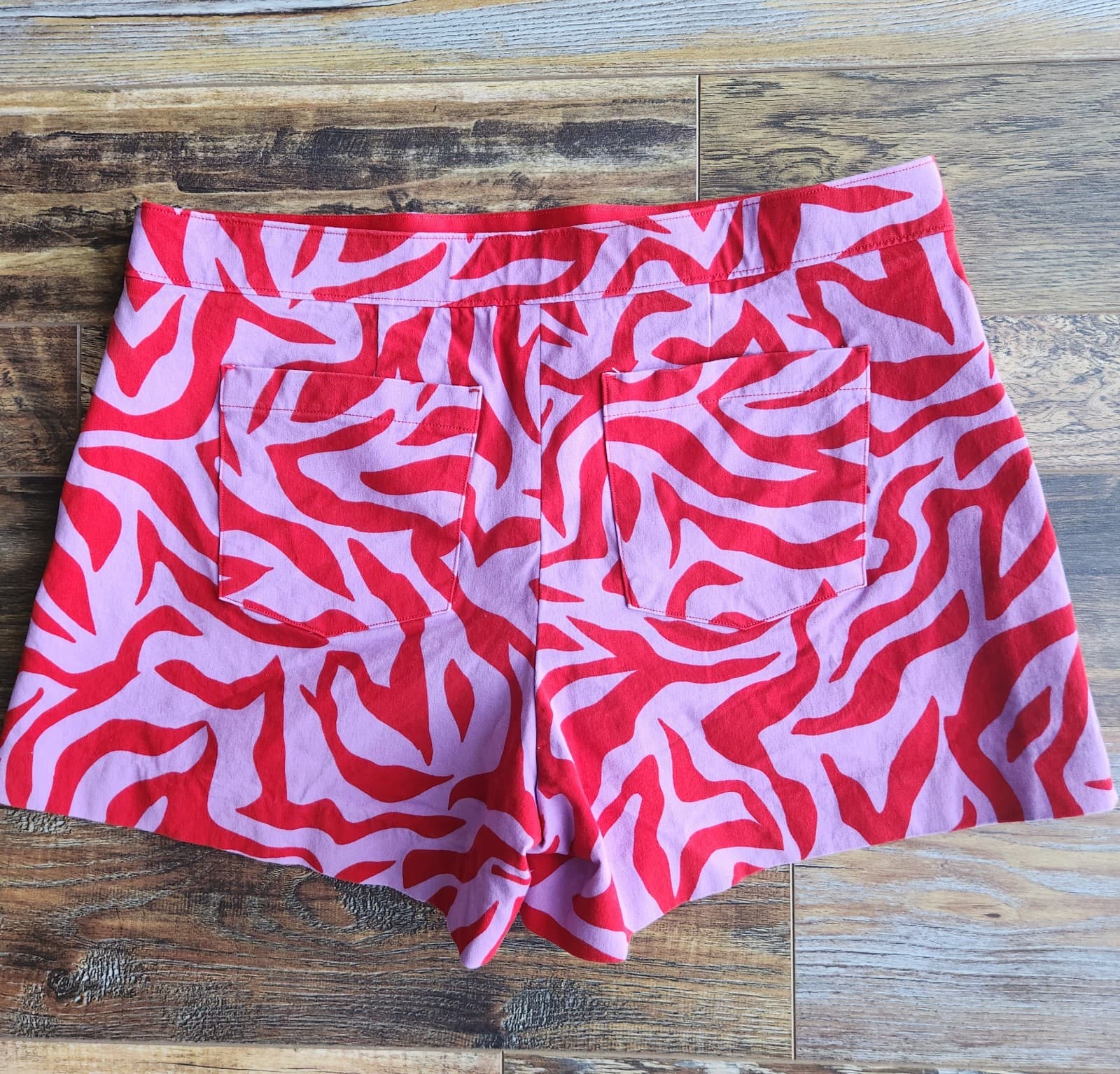 SPANX On The Go 3.5" Short Pullon Tummy Control Stretch Red Purple Zebra Sz.XL - Thumbnail 2