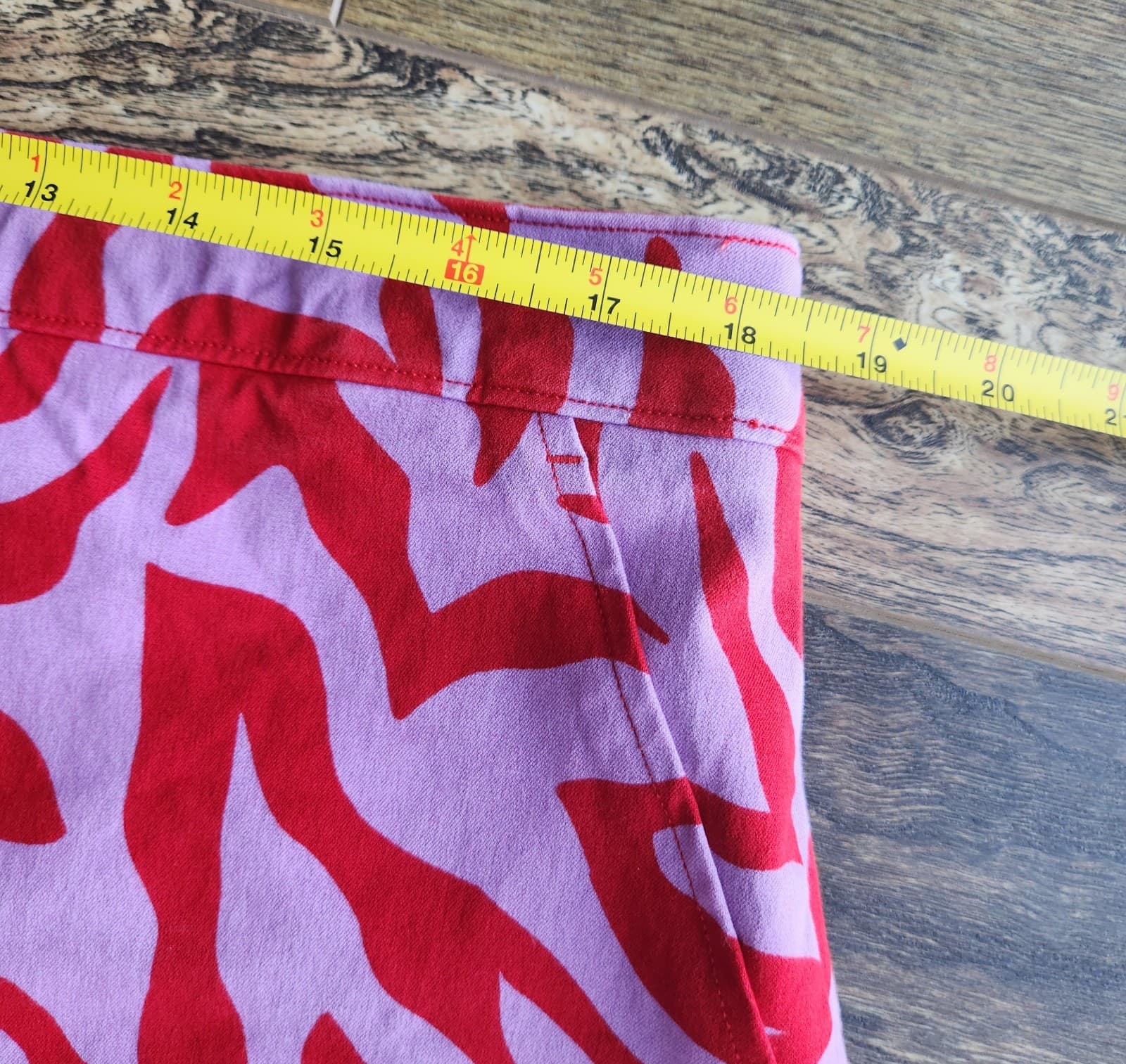 SPANX On The Go 3.5" Short Pullon Tummy Control Stretch Red Purple Zebra Sz.XL - Thumbnail 11