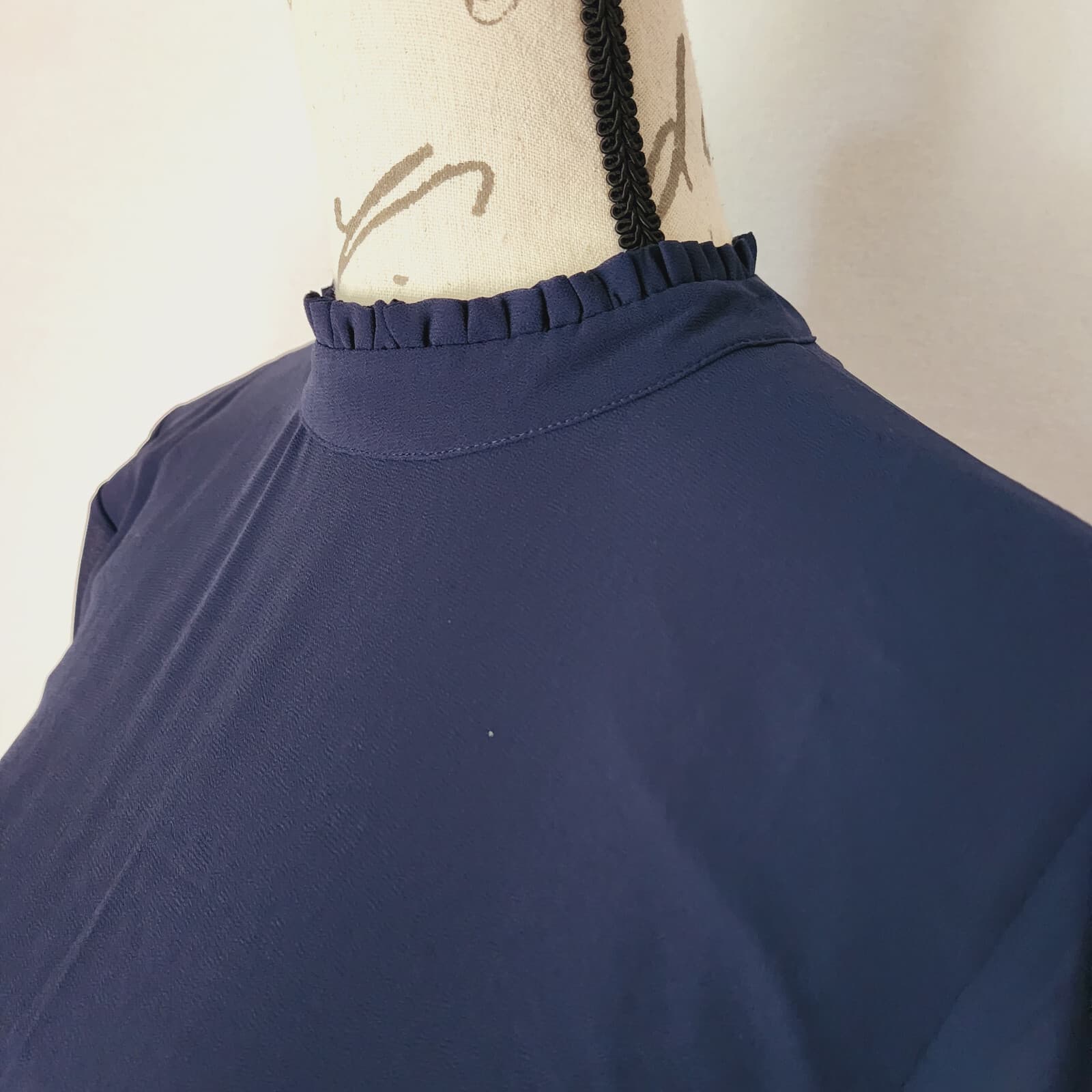 NWoT ModCloth Mini Sheath Dress Ruffle Mockneck Back-Key Hole Chiffon Navy Sz.4 - Thumbnail 7