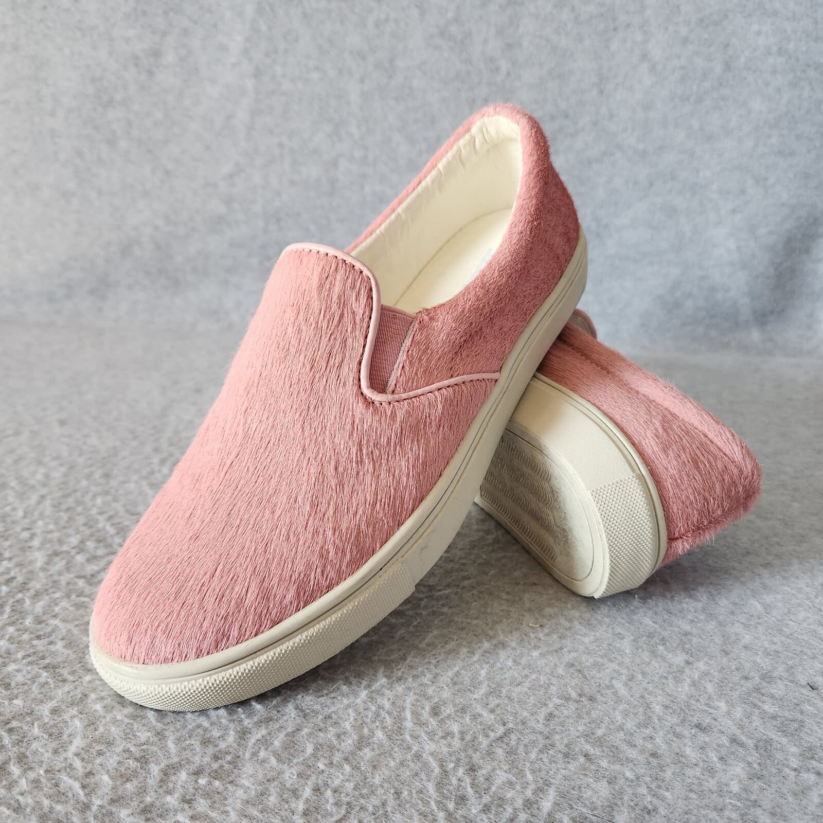 EUC Steve Madden Ecentric Pink Pony Hair Slip-On Fashion Sneaker Comfort US 7.5B - Thumbnail 2