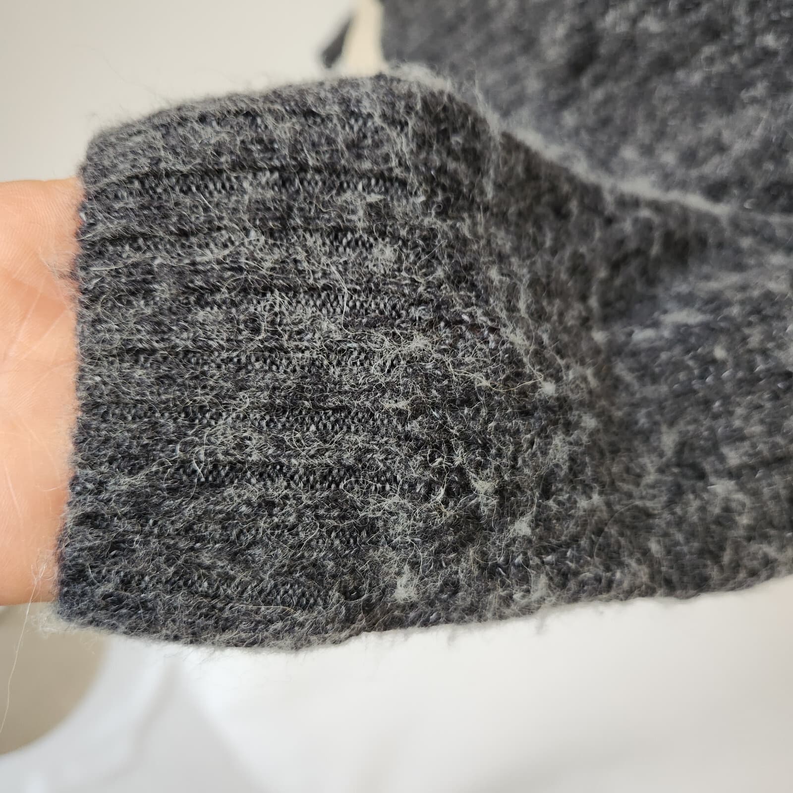 Madewell Alna Alpaca Blend Boxy Relax-Fit V-Neck Sweater Grey Carbon Women's M - Thumbnail 5