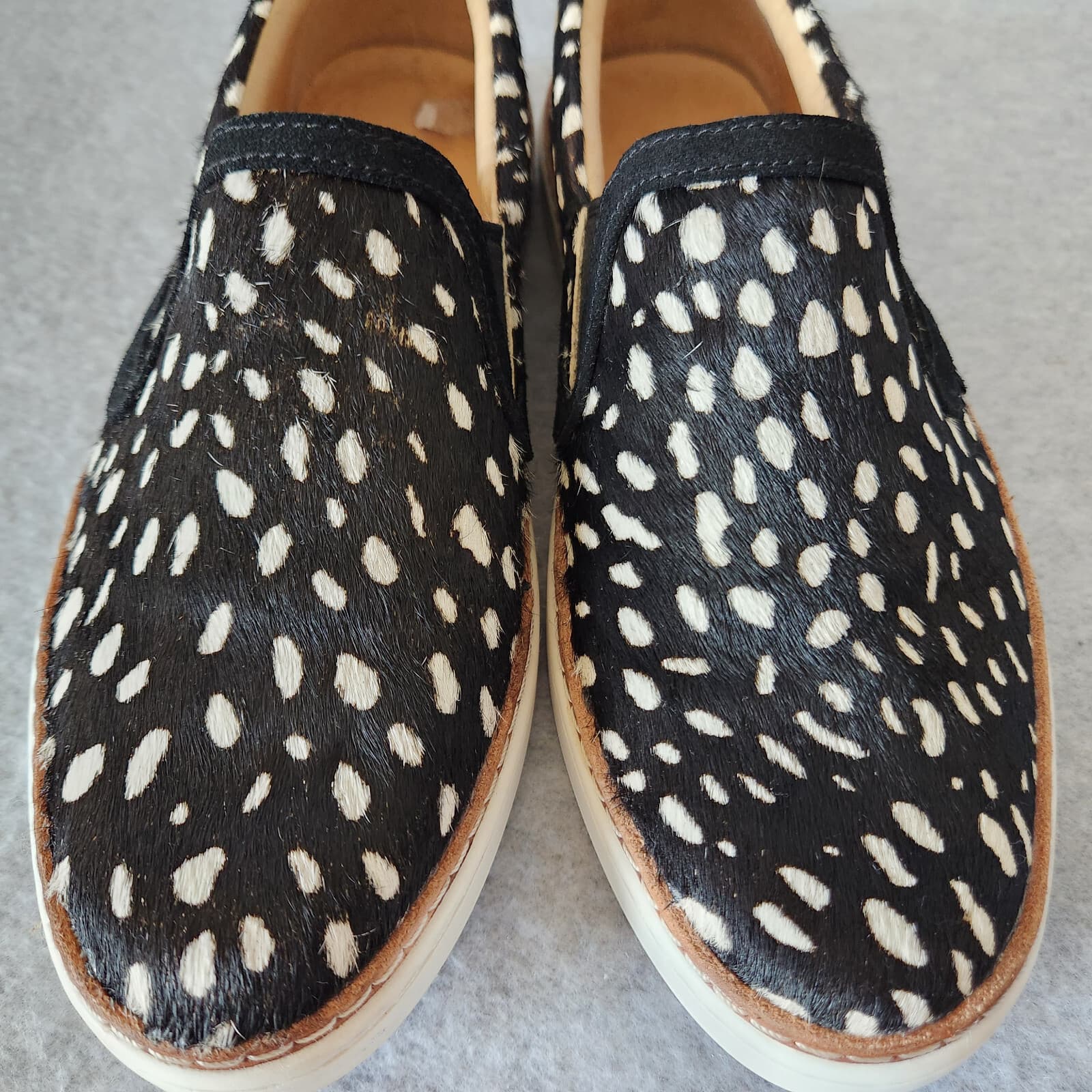 EUC UGG Australia Soleda Exotic Spotted Print Cow Hair Loafer Slip-On Black US6 - Thumbnail 6