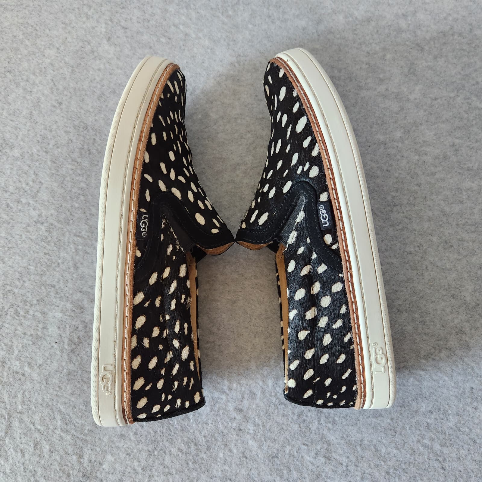 EUC UGG Australia Soleda Exotic Spotted Print Cow Hair Loafer Slip-On Black US6 - Thumbnail 7