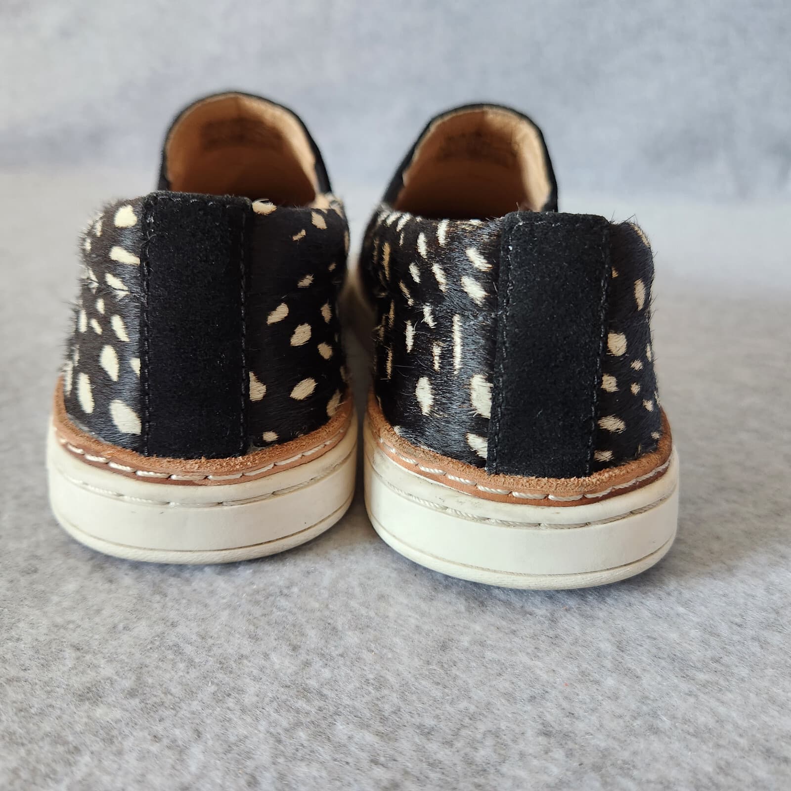 EUC UGG Australia Soleda Exotic Spotted Print Cow Hair Loafer Slip-On Black US6 - Thumbnail 10