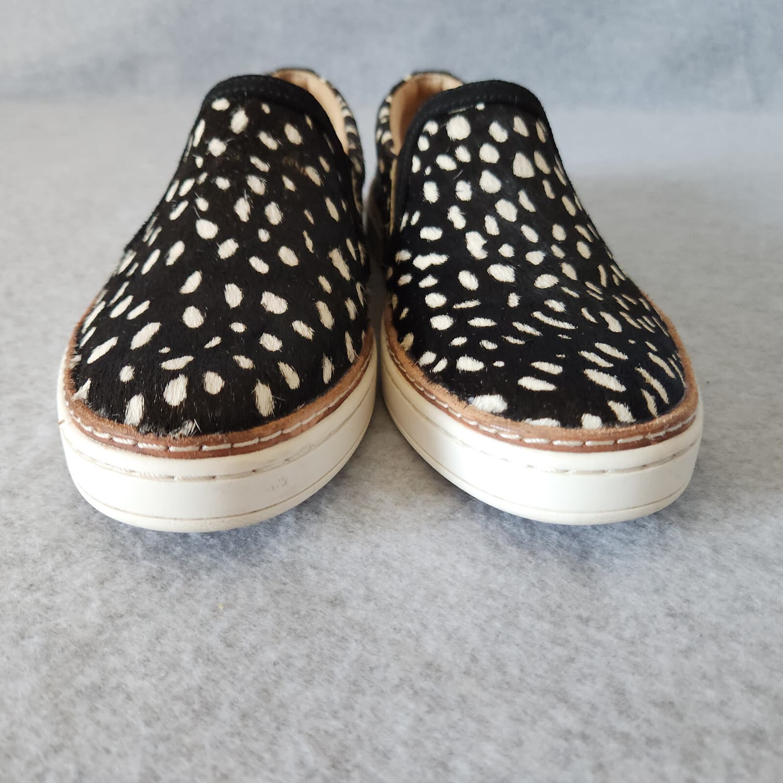 EUC UGG Australia Soleda Exotic Spotted Print Cow Hair Loafer Slip-On Black US6 - Thumbnail 11