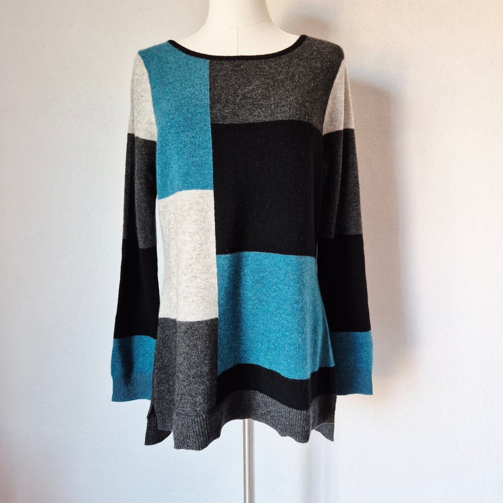 NWT Charter Club Luxury 100% Cashmere Colorblock Crew Neck Sweater Women's M - Thumbnail 3