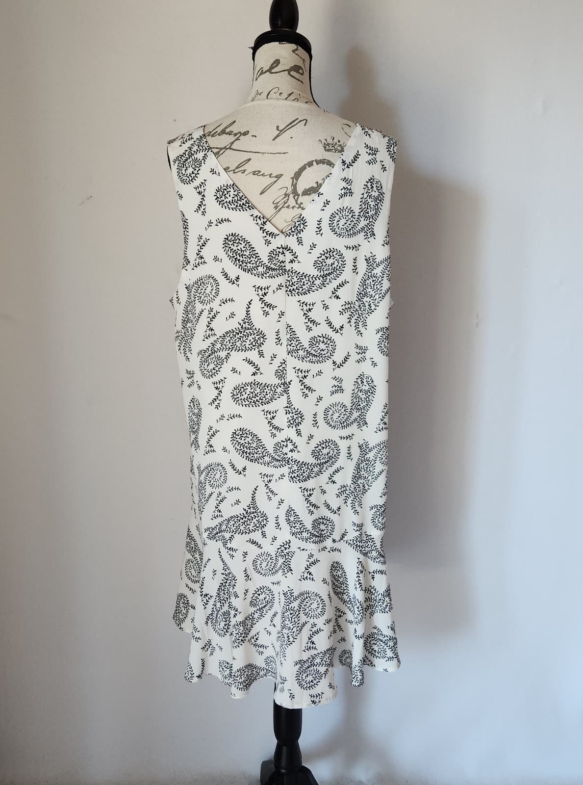NWoT Banana Republic Paisley Chiffon Drop-Waist Dress Sleeveless White Black XL - Thumbnail 5