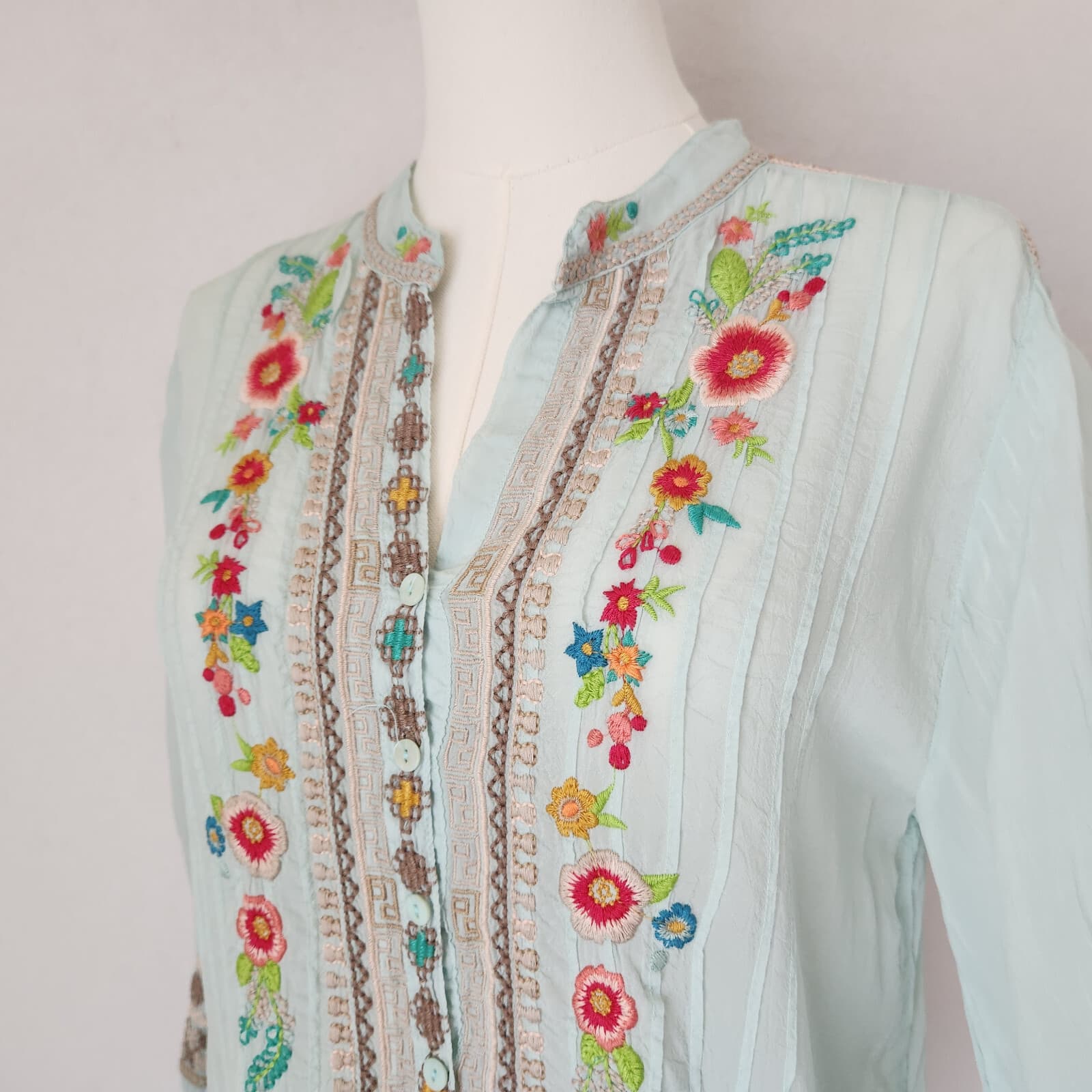JOHNNY WAS Floral Embroidered Semi-Sheer Top Popover V-Neck 3/4 Sleeve Green S - Thumbnail 6