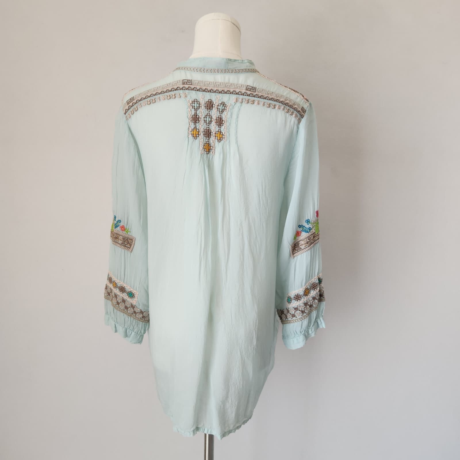 JOHNNY WAS Floral Embroidered Semi-Sheer Top Popover V-Neck 3/4 Sleeve Green S - Thumbnail 7