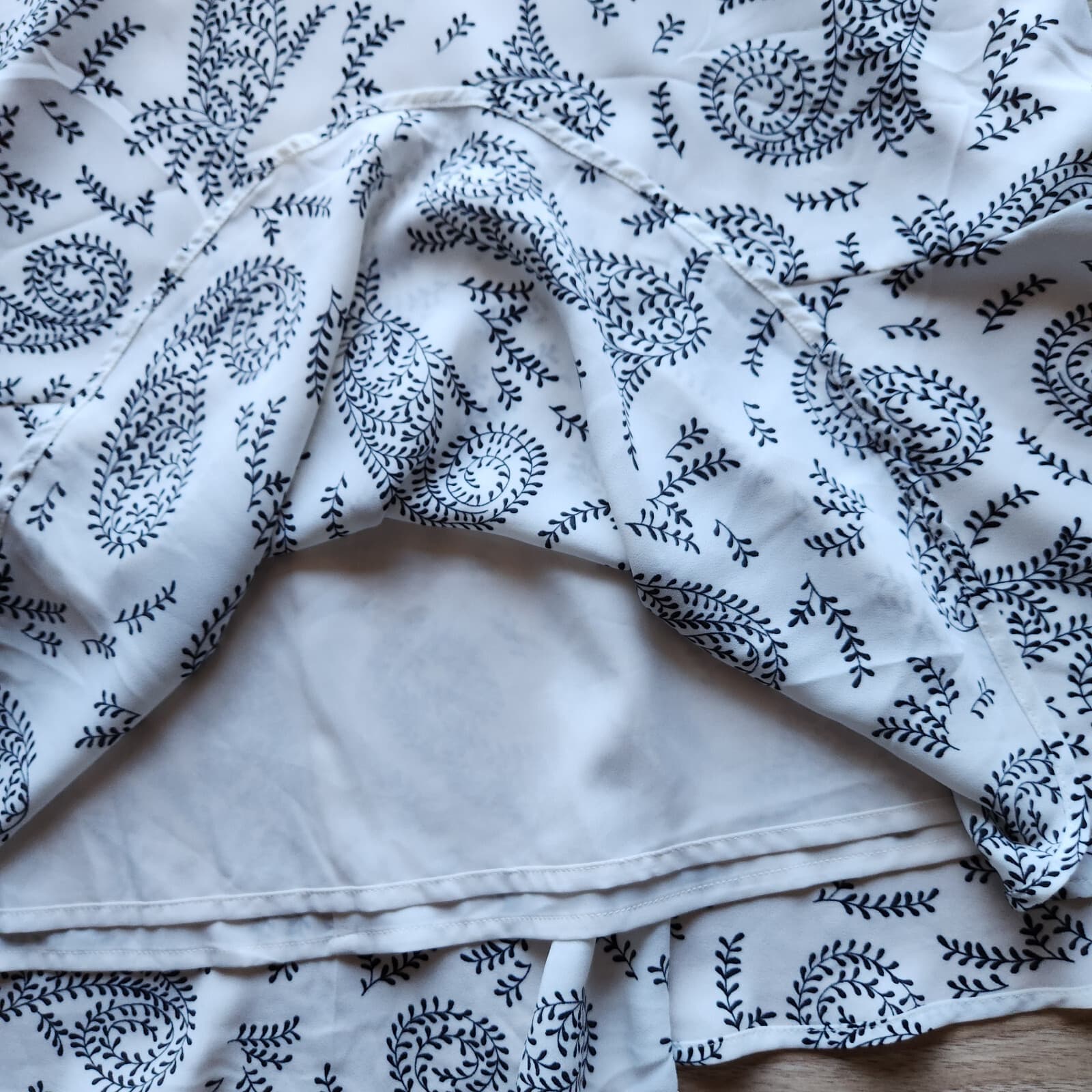 NWoT Banana Republic Paisley Chiffon Drop-Waist Dress Sleeveless White Black XL - Thumbnail 6