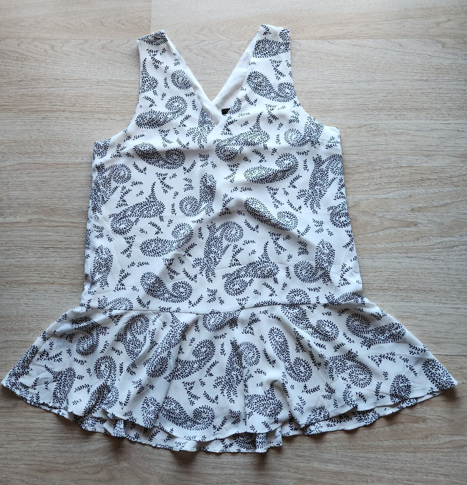 NWoT Banana Republic Paisley Chiffon Drop-Waist Dress Sleeveless White Black XL - Thumbnail 2