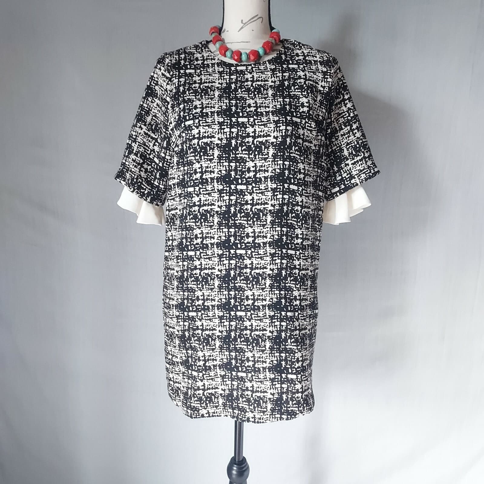 McGINN Tunic Shift Dress Ruffle Short Sleeve Zip Lined Black-Cream Women Sz.36