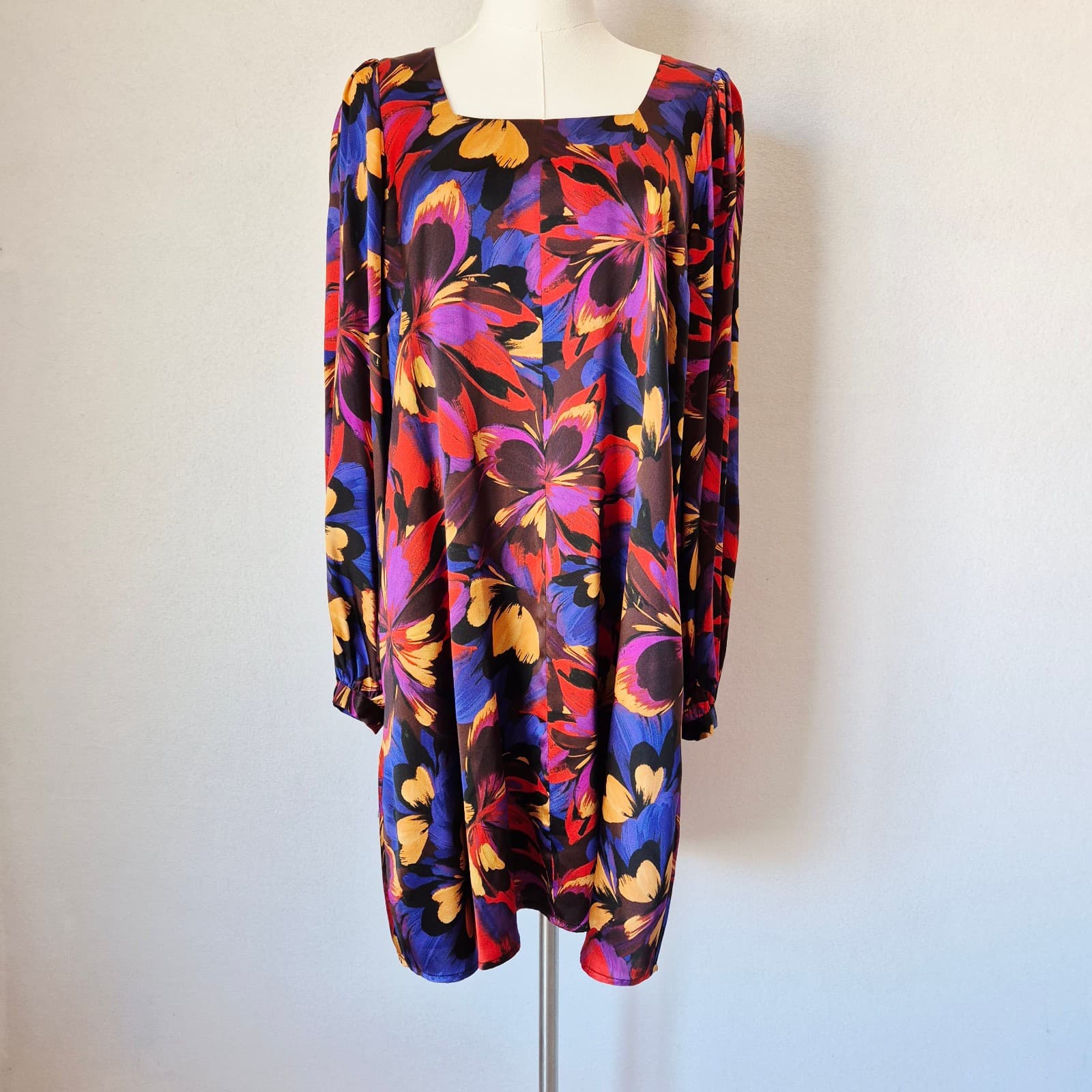 NWT Johnny Was Jade $480 Eclipse Blooms Silk Satin Mini Dress Long Sleeve Size M - Thumbnail 2