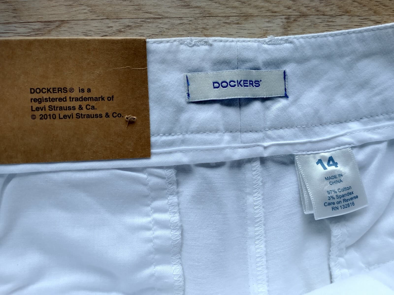 NWT DOCKERS Men Cotton Blend Chino White Shorts Zip Pocket Sz.14 - Thumbnail 6