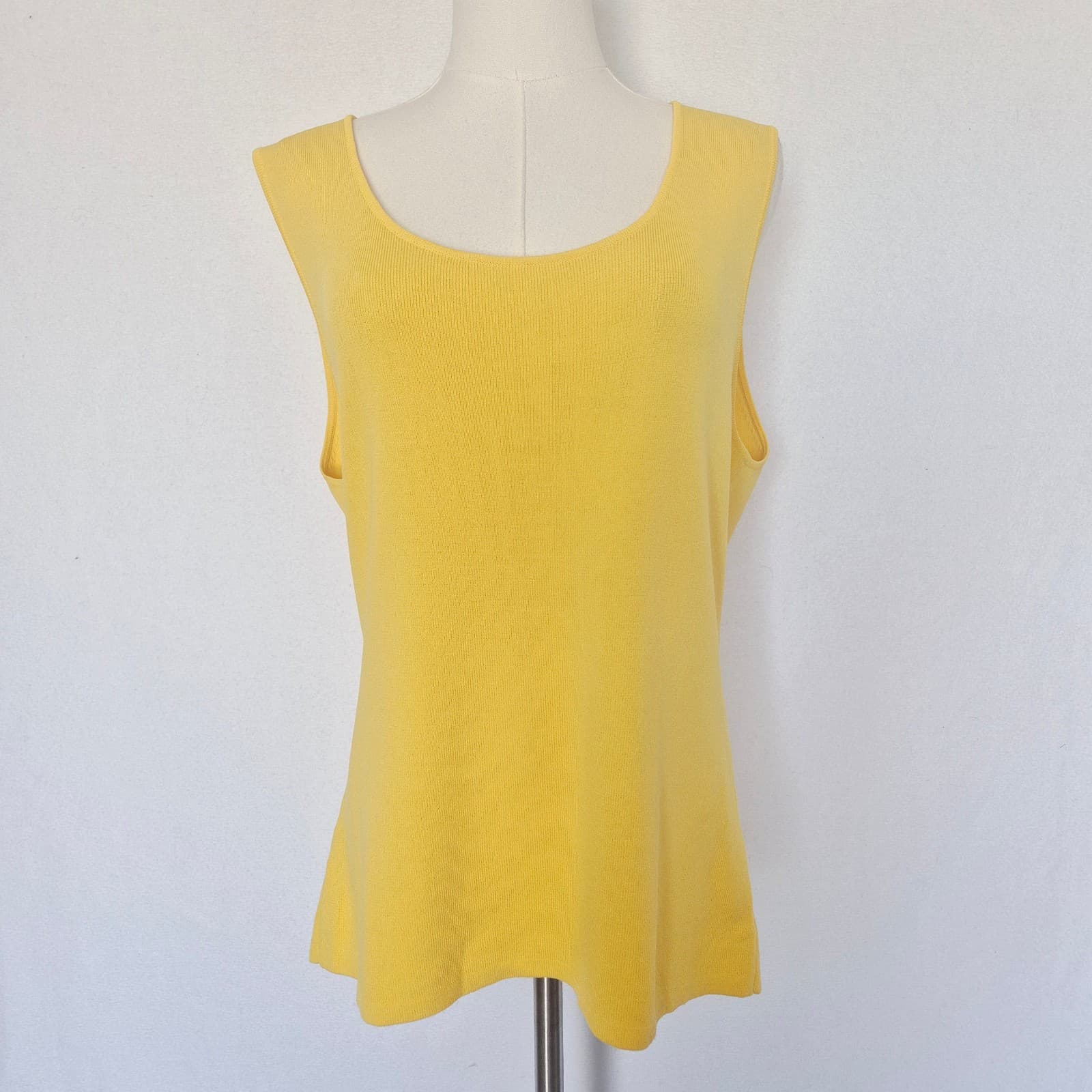 Vintage Chico's Design Scoop Neck Tank Top Knit Yellow Women's Bust 36" (L/XL) - Thumbnail 2