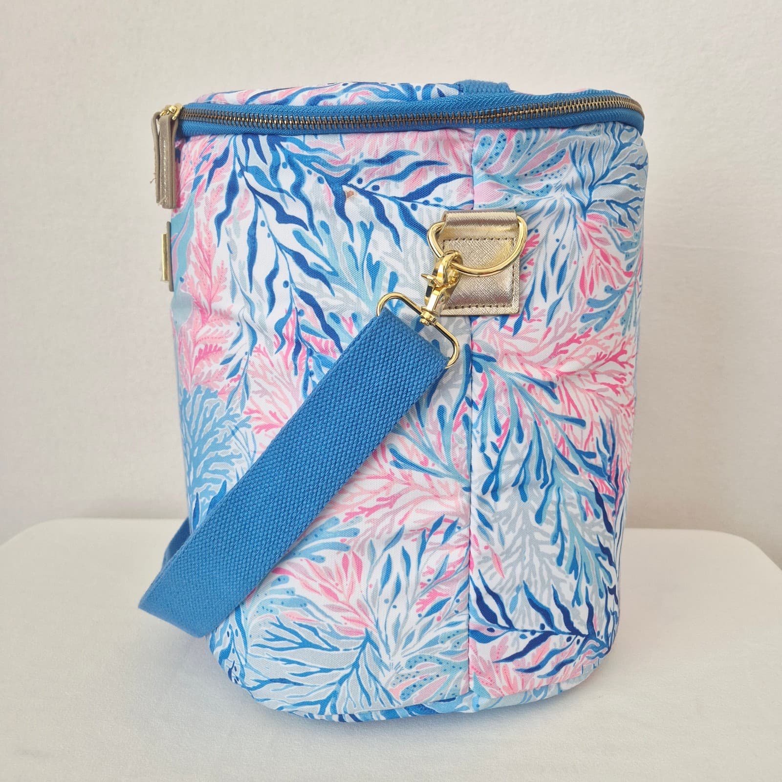 New with Defected Lilly Pulitzer Insulated Beach Cooler Bag Kaleidoscope Coral - Thumbnail 3