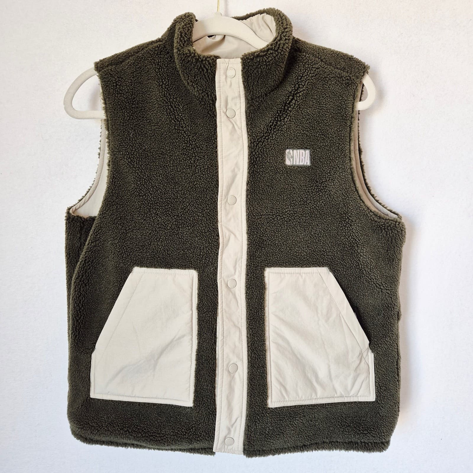 Brooklyn Nets NBA Licensed Reversible Fleece Vest Jacket Snap Beige Kids Sz.150 - Thumbnail 5