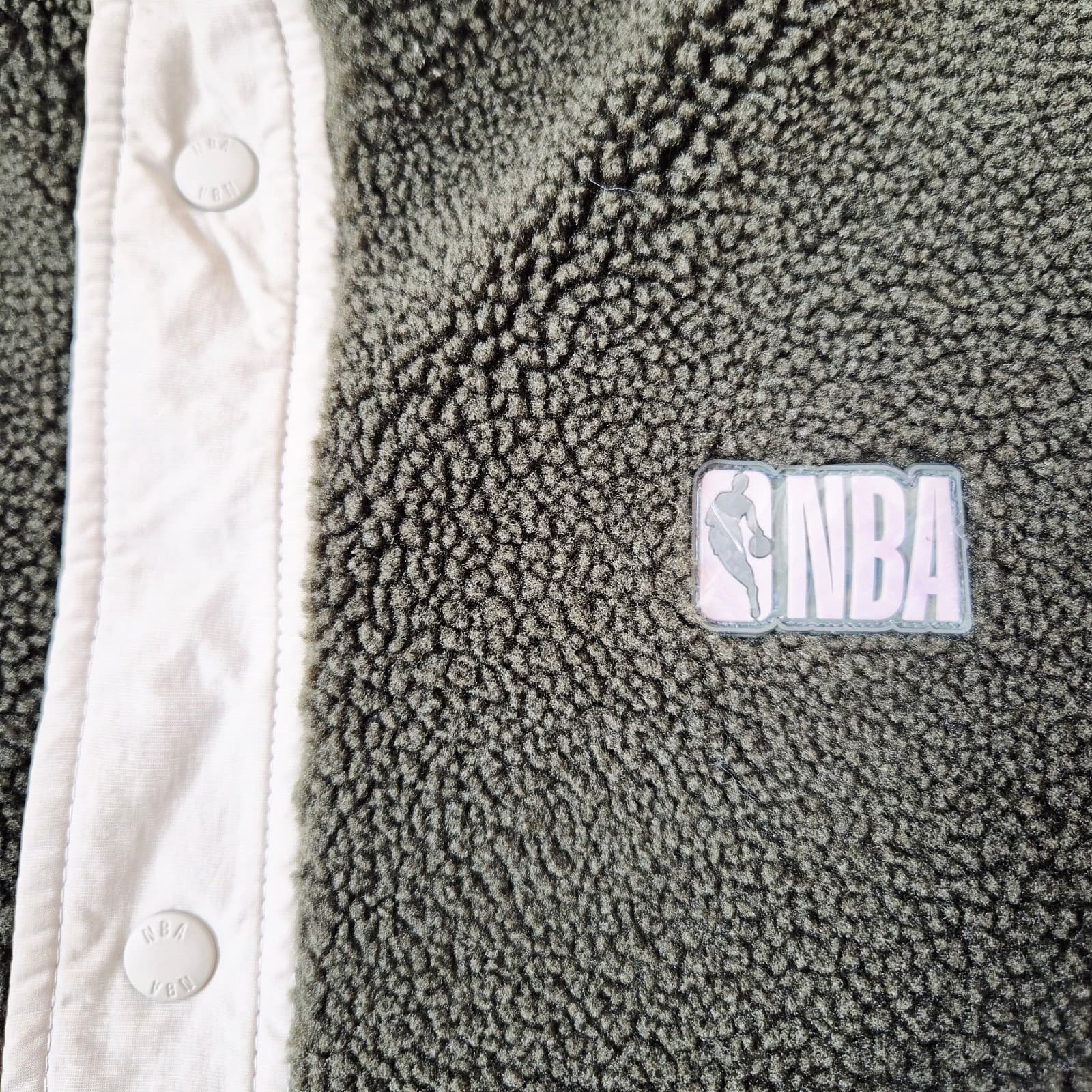 Brooklyn Nets NBA Licensed Reversible Fleece Vest Jacket Snap Beige Kids Sz.150 - Thumbnail 13