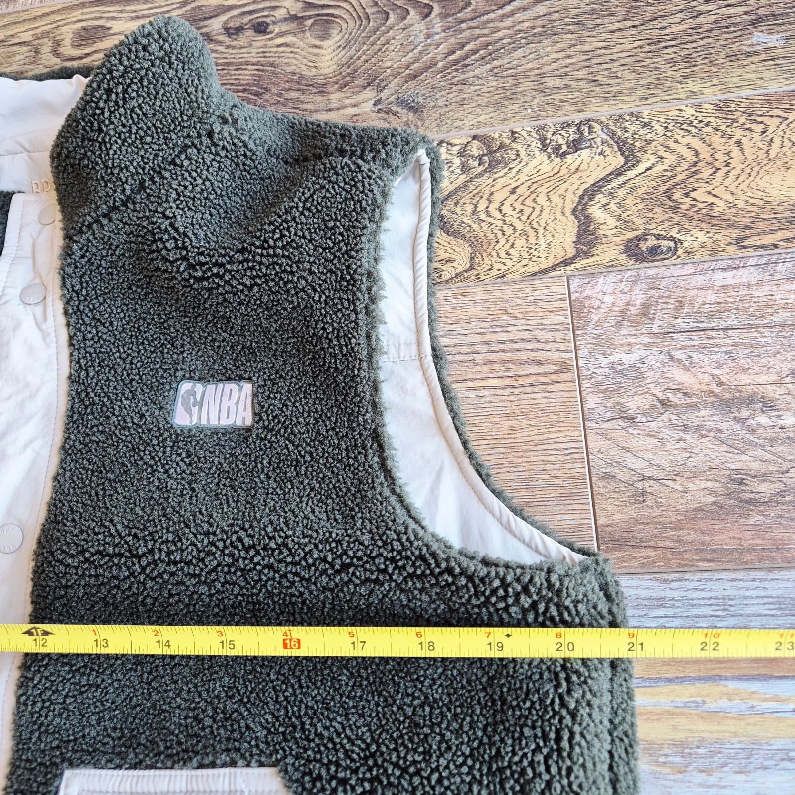 Brooklyn Nets NBA Licensed Reversible Fleece Vest Jacket Snap Beige Kids Sz.150 - Thumbnail 17