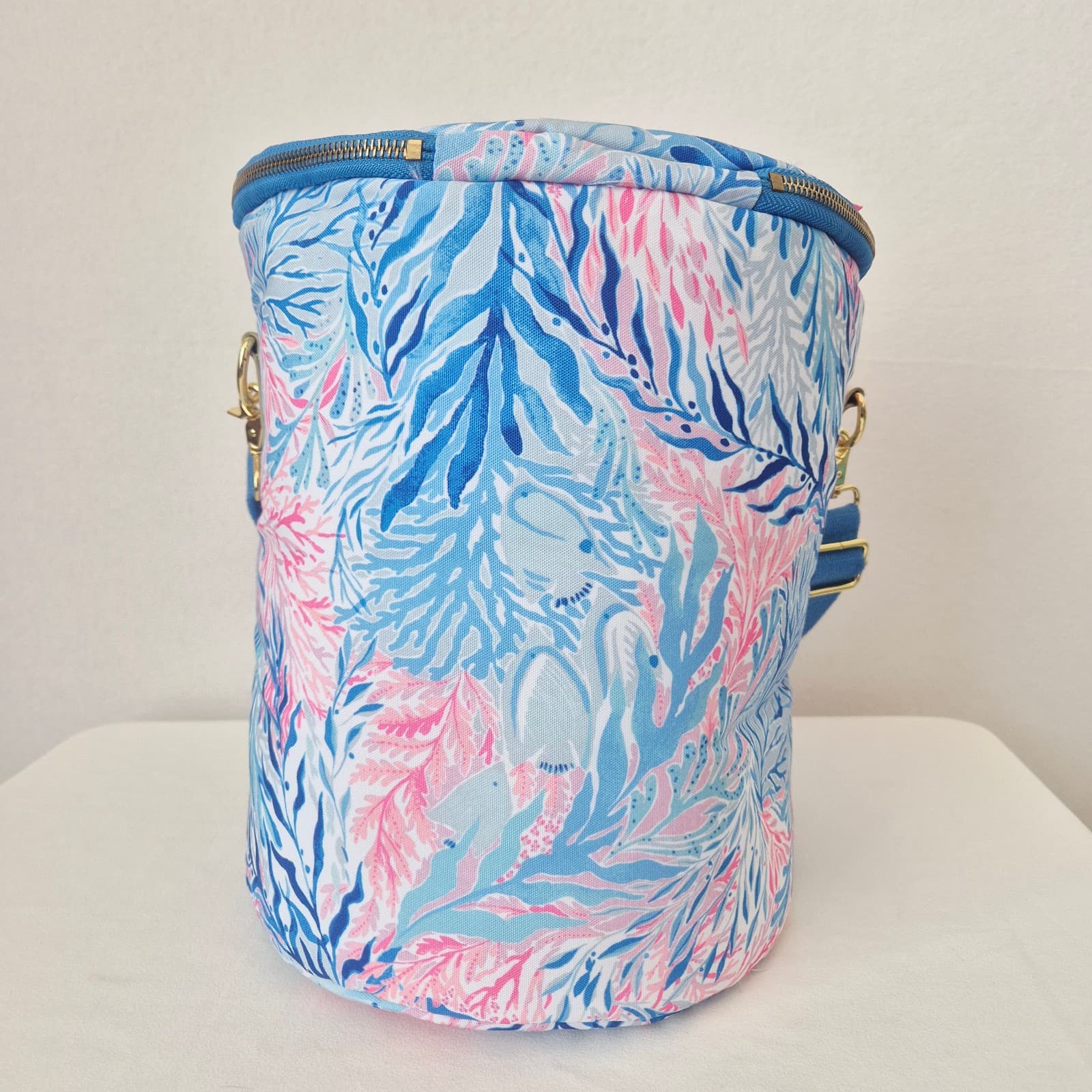 New with Defected Lilly Pulitzer Insulated Beach Cooler Bag Kaleidoscope Coral - Thumbnail 4