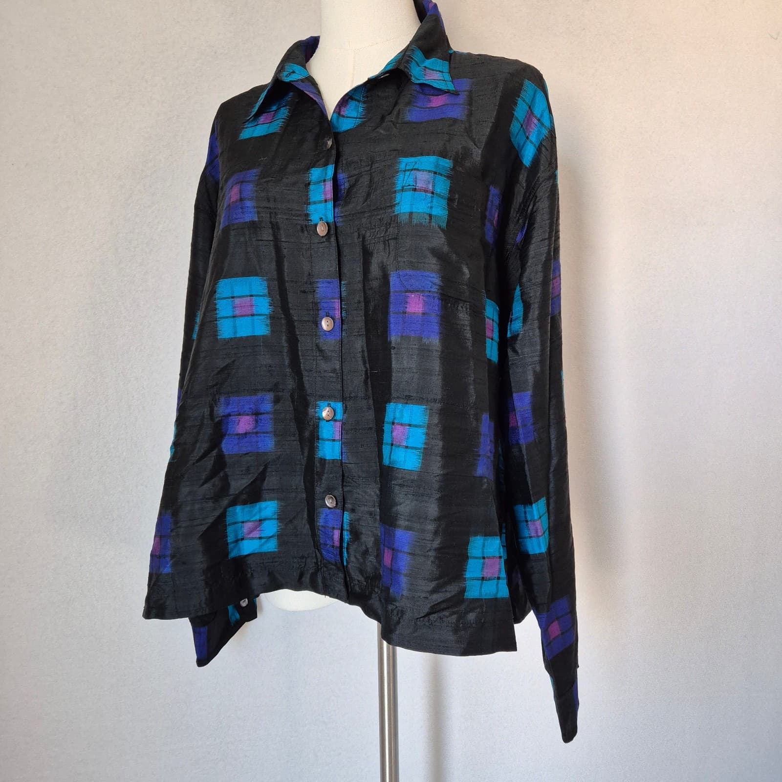 Vintage Chico's Design 100% Silk Geo-Print Boxy Shirt Button-Up Blue Black Sz.3 - Thumbnail 3