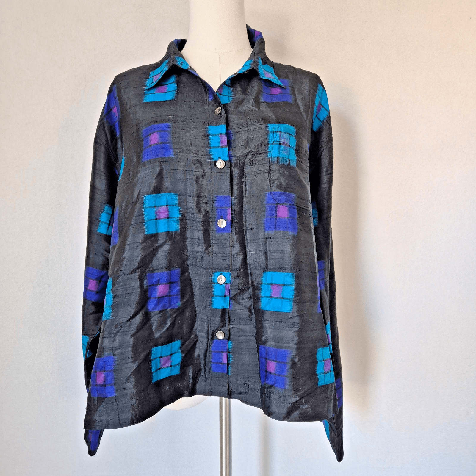 Vintage Chico's Design 100% Silk Geo-Print Boxy Shirt Button-Up Blue Black Sz.3 - Thumbnail 2