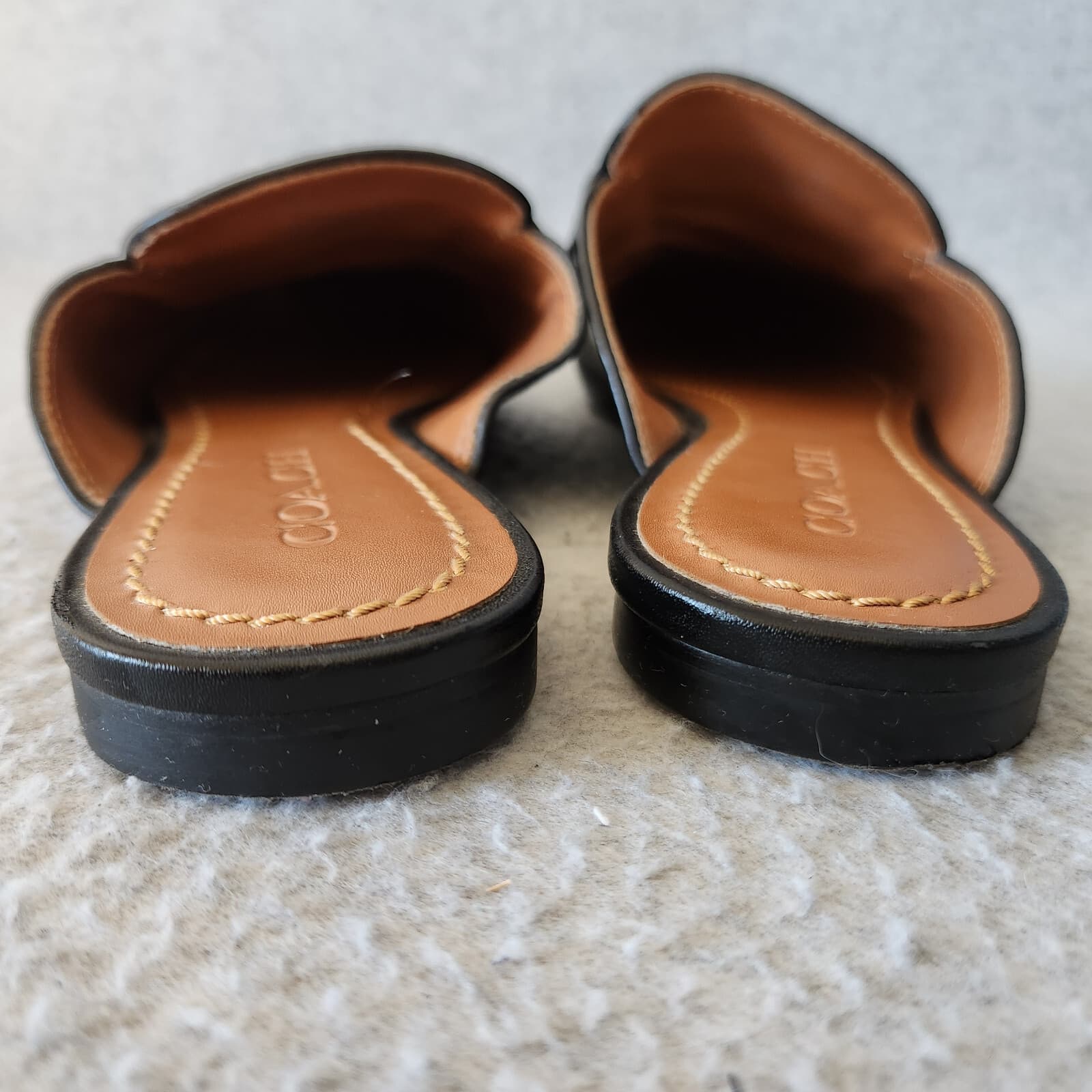 Coach Scotty Black Leather Slide-On Mule Flat Gold Carriage Chainlink Women US7B - Thumbnail 9