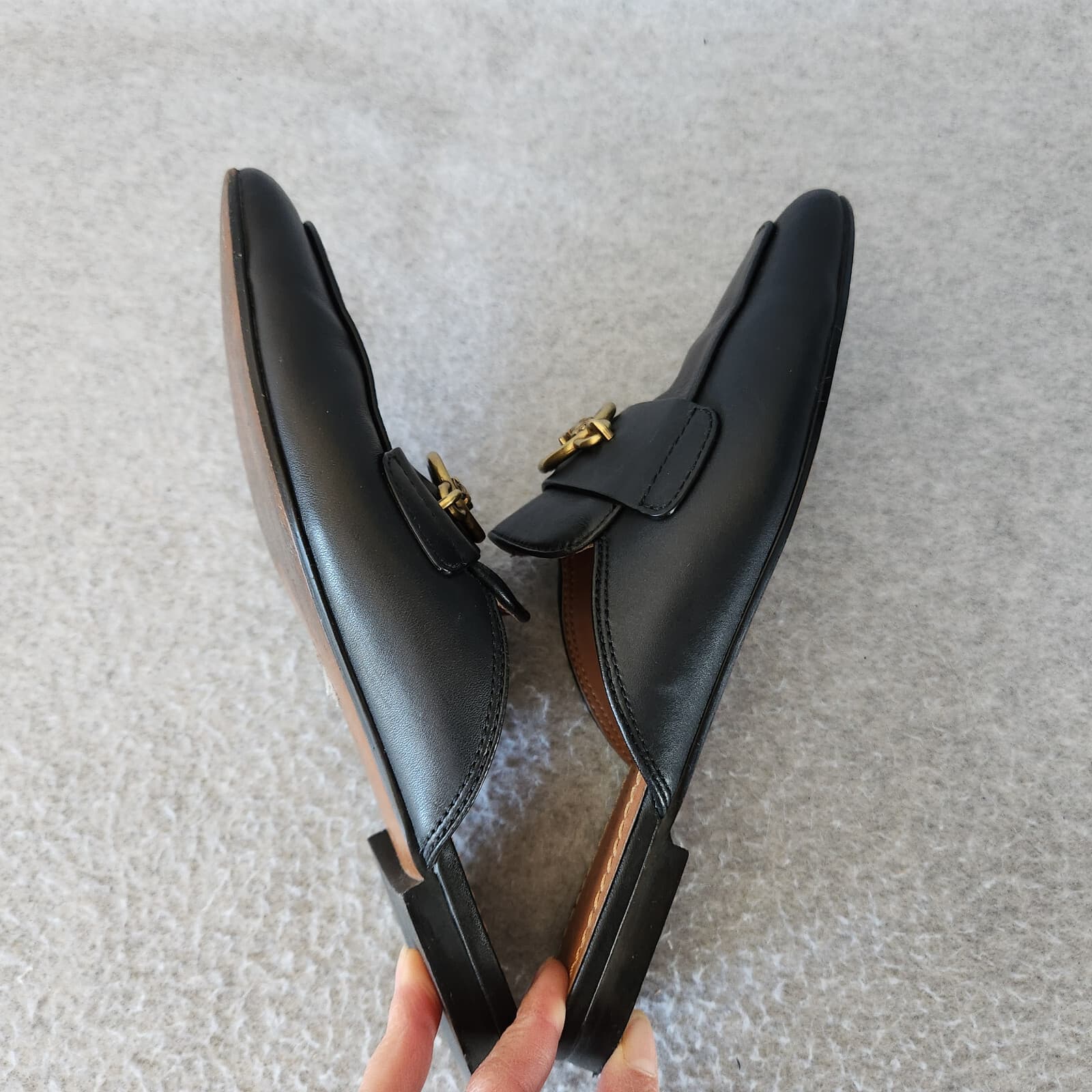 Coach Scotty Black Leather Slide-On Mule Flat Gold Carriage Chainlink Women US7B - Thumbnail 6