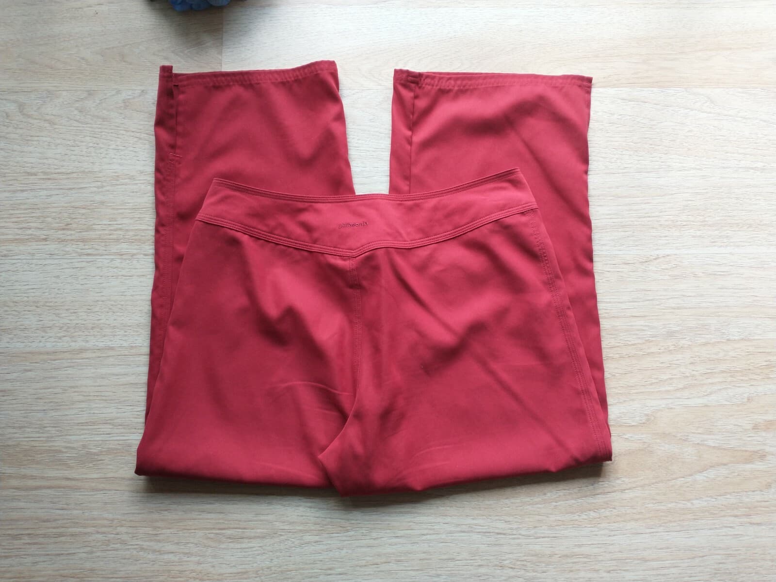 Patagonia Hiking Activewear Crop Capri Pants Split-Leg Zip Red Women Sz.6 - Thumbnail 6