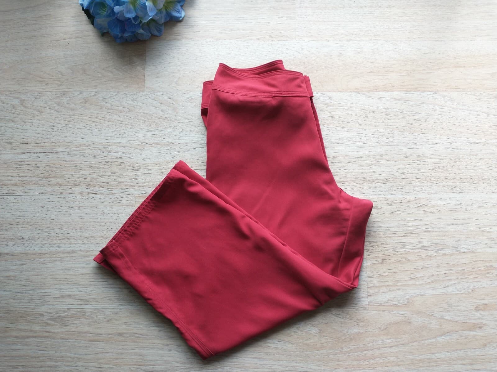 Patagonia Hiking Activewear Crop Capri Pants Split-Leg Zip Red Women Sz.6 - Thumbnail 8