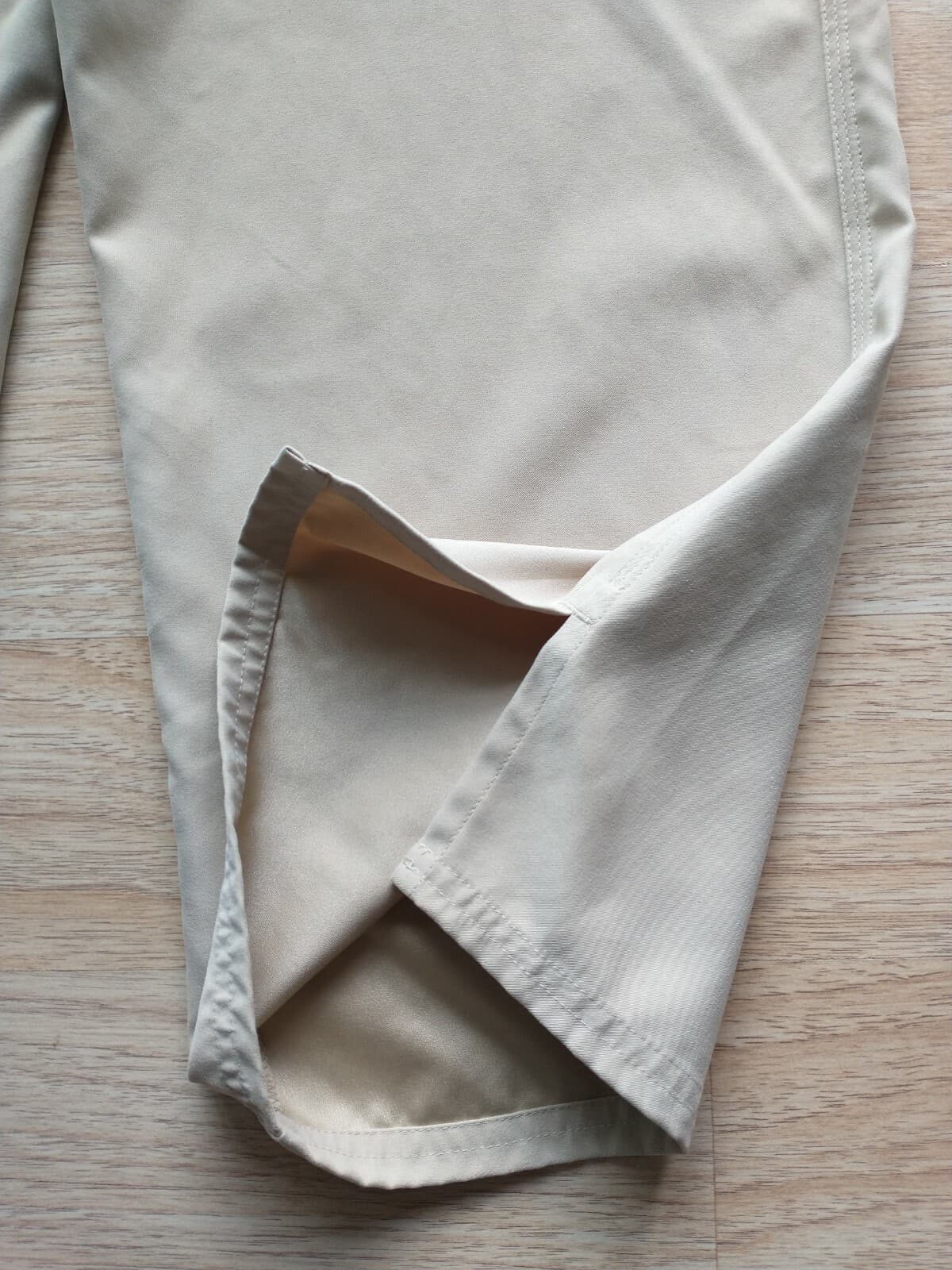 Patagonia Hiking Activewear Crop Capri Pants Split-Leg Zip Beige Women Sz.6 - Thumbnail 3