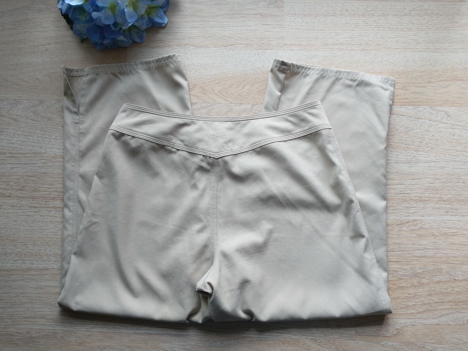 Patagonia Hiking Activewear Crop Capri Pants Split-Leg Zip Beige Women Sz.6 - Thumbnail 7