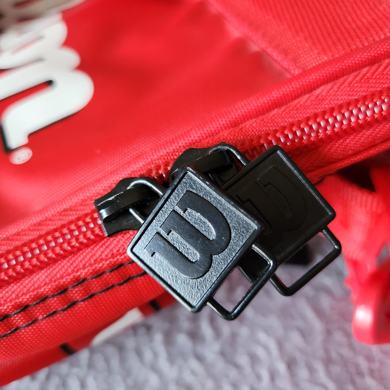 Wilson Tour Sports Messenger Laptop Travel Bag Compartments Zip Red Spellout - Thumbnail 6