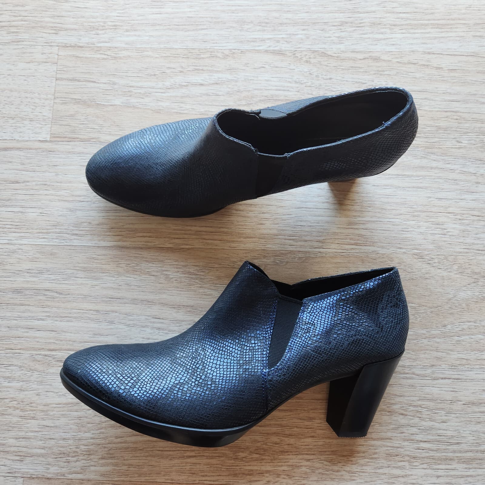 EUC ecco Leather Snakeskin Shootie Ankle Boots Platform Heel Slide On Blue EU42 - Thumbnail 2