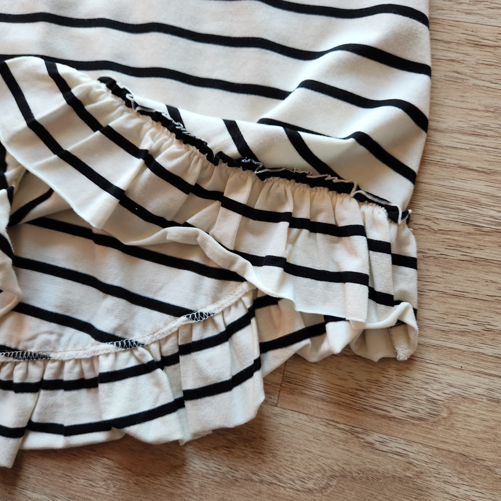 Kate Spade New York Stripe Ruffle Tank Top Modal Buttery-Knit White Black Sz.M - Thumbnail 8