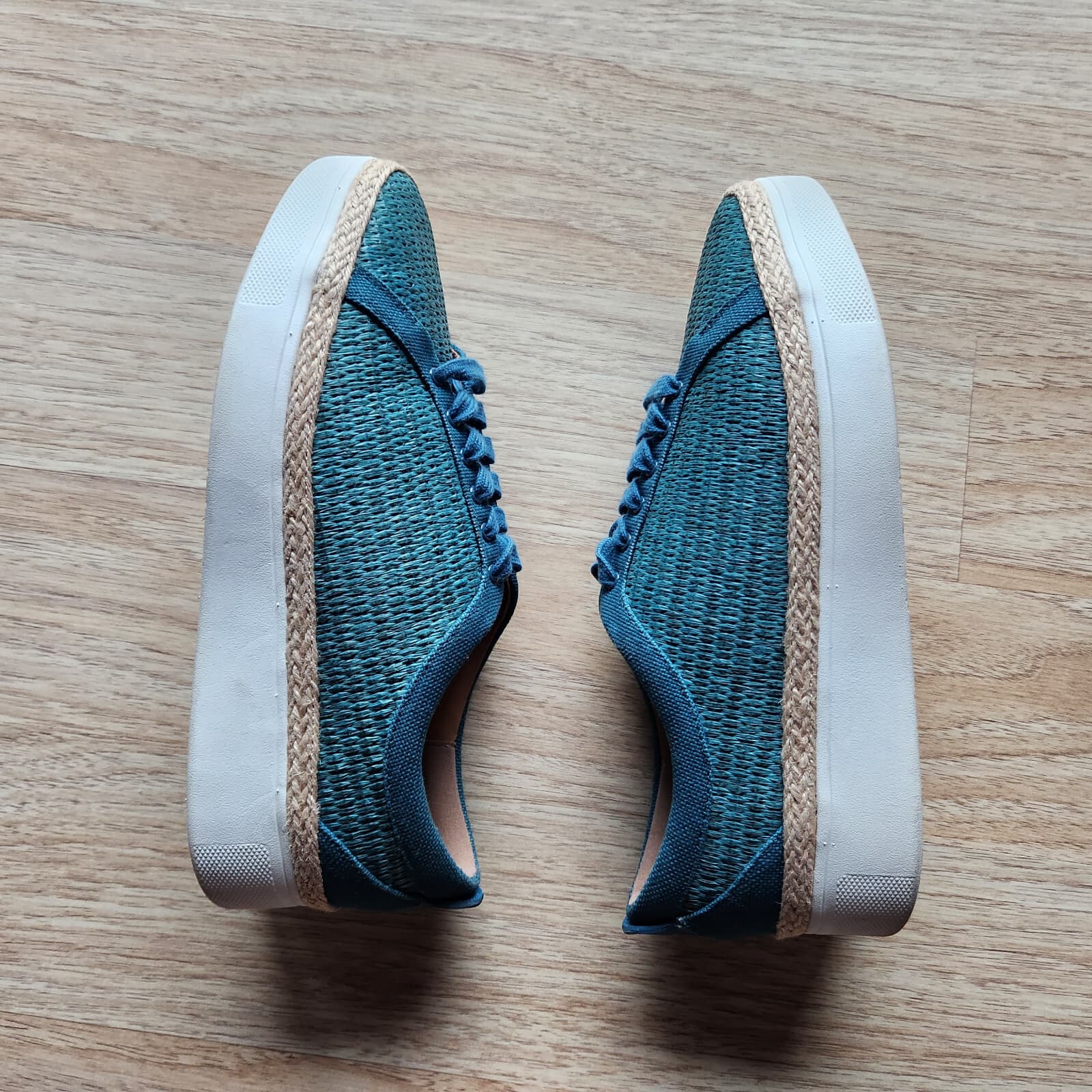 EUC FitFlop Rally Basket Weave Raffia Canvas Fashion Sneaker Lace Blue Women US8 - Thumbnail 6