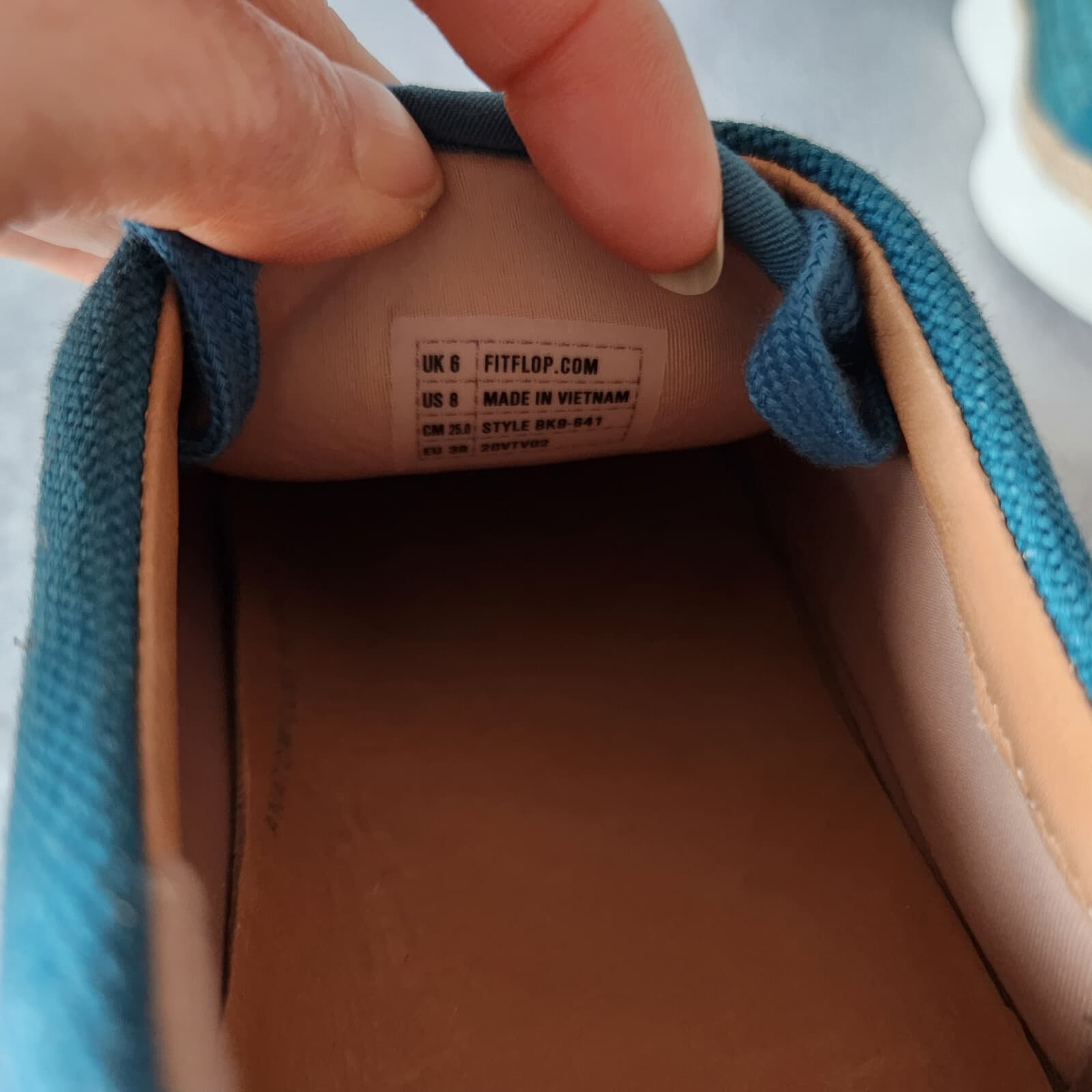 EUC FitFlop Rally Basket Weave Raffia Canvas Fashion Sneaker Lace Blue Women US8 - Thumbnail 10