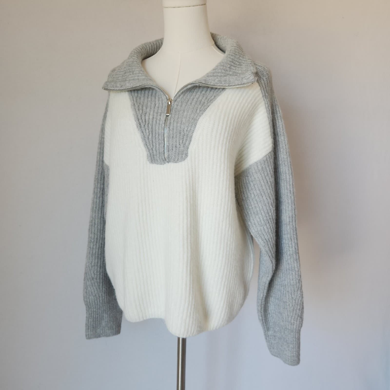 NWT Lulus Two-Tone Ribbed Knit Wool Blend Half-Zip Mock Sweater Grey Ivory Sz.M - Thumbnail 2