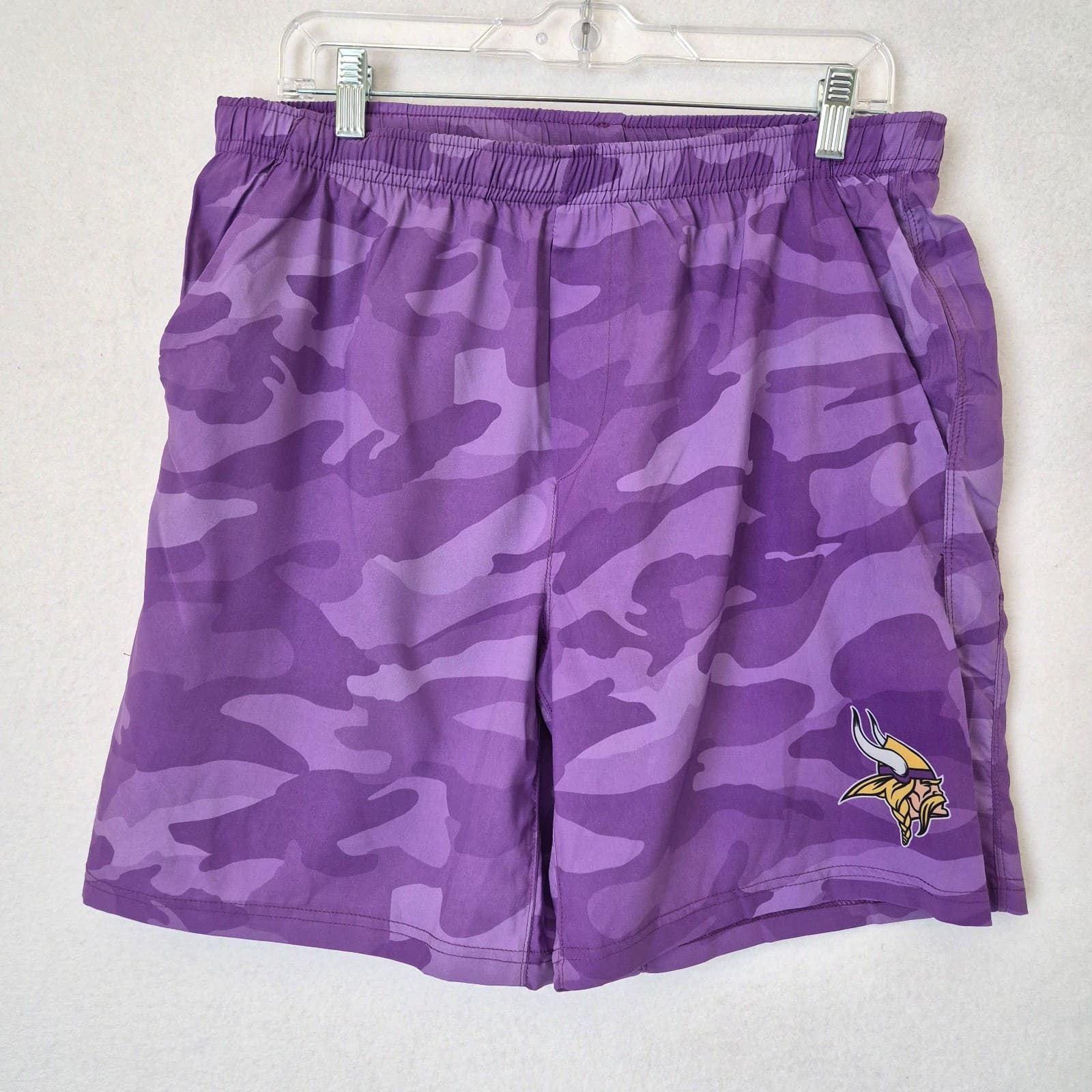 NWT FOCO NFL Minnesota Vikings Tonal Camo Shorts Pocket Drawstring Purple Mens L - Thumbnail 2