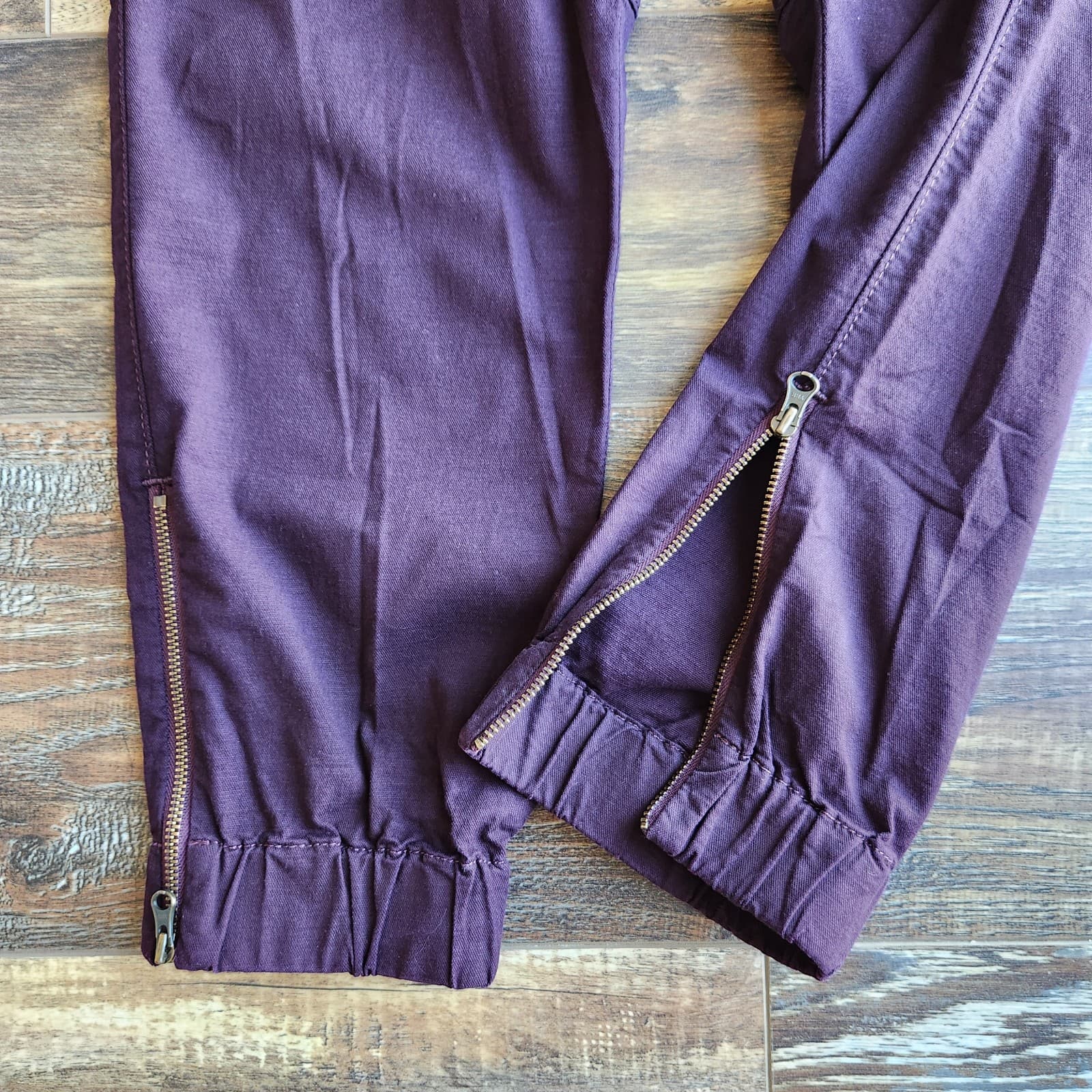 NEW Levi's Not For Resale Ankle-Zip Jogger High Elastic-Waist Pocket Purple Sz.S - Thumbnail 4