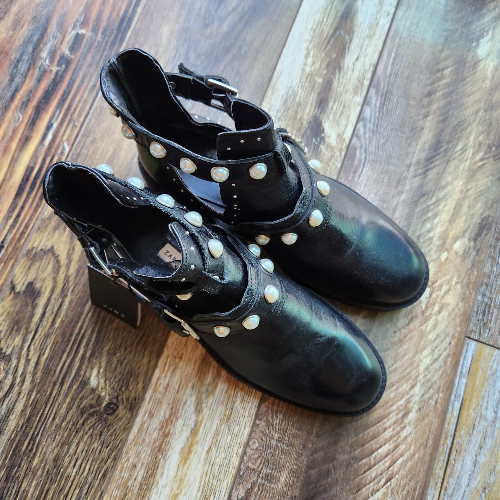 NWoB ZARA $129 Black Leather Studded Pearl Biker Cutout Ankle Moto Boots Women 6 - Thumbnail 5