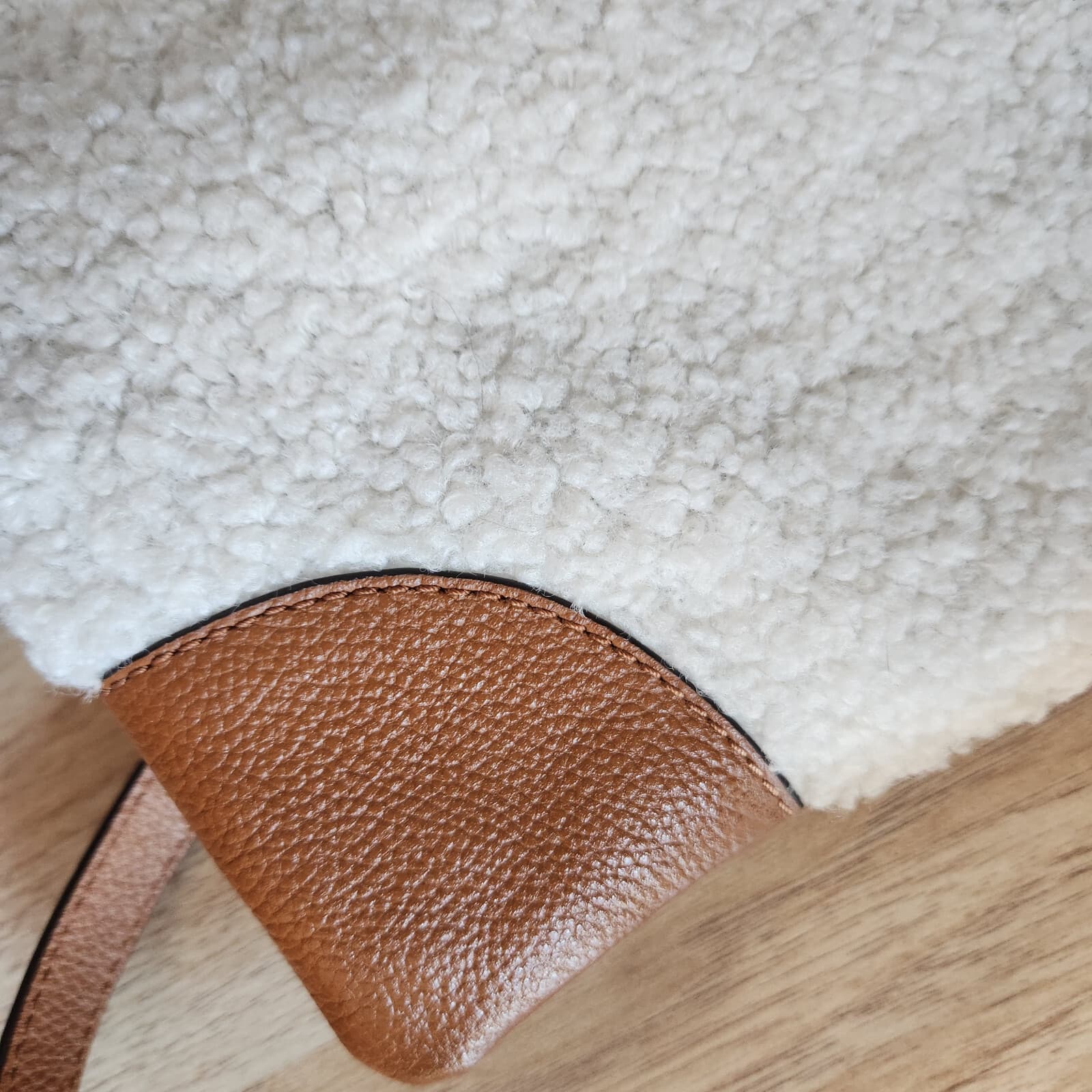 J.Jill Winter’s Day Sherpa Fleece Leather Crossbody Handbag Wristlet Cream Brown - Thumbnail 9