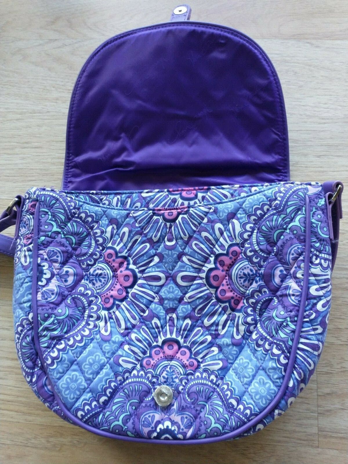 Vera Bradley Slim Saddle Crossbody Purse Bag Purple Lilac Tapestry Floral EUC - Thumbnail 11
