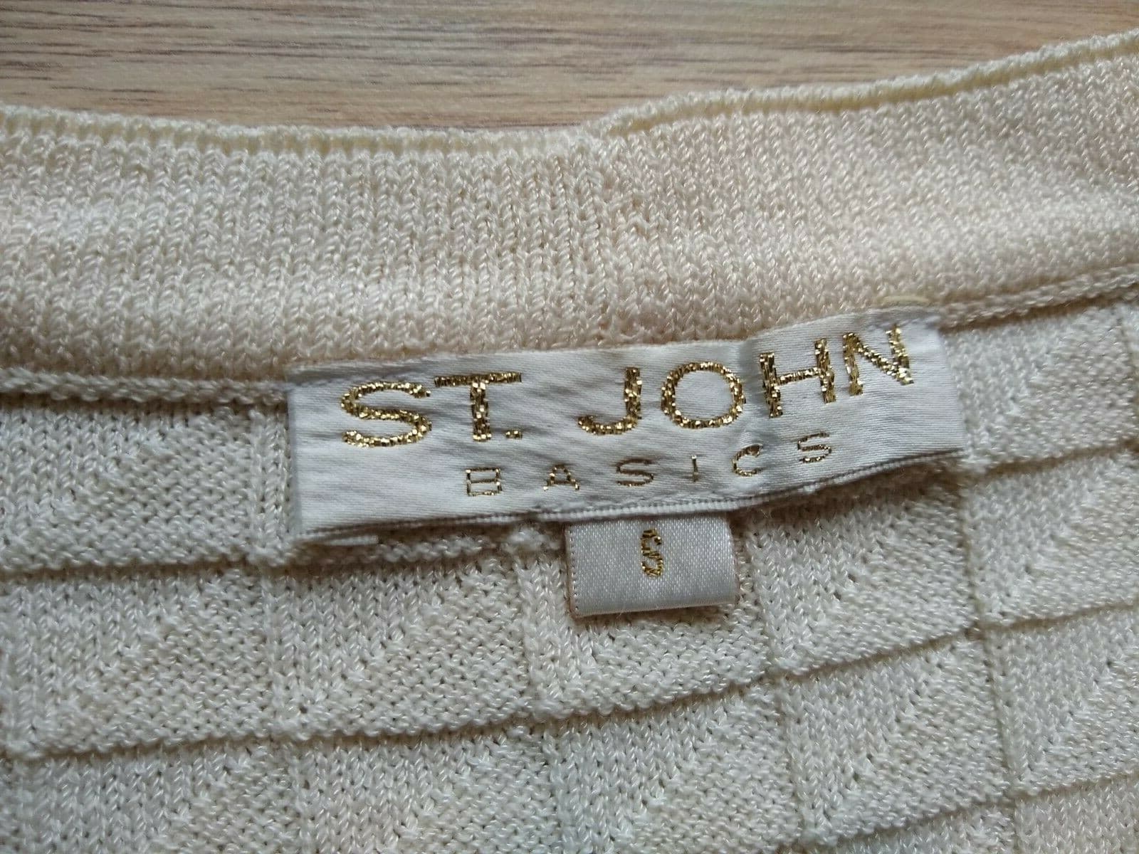 ST.JOHN Basic Pattern Knit Top Short Sleeves Sweater Gold-Button V-neck Cream S - Thumbnail 8
