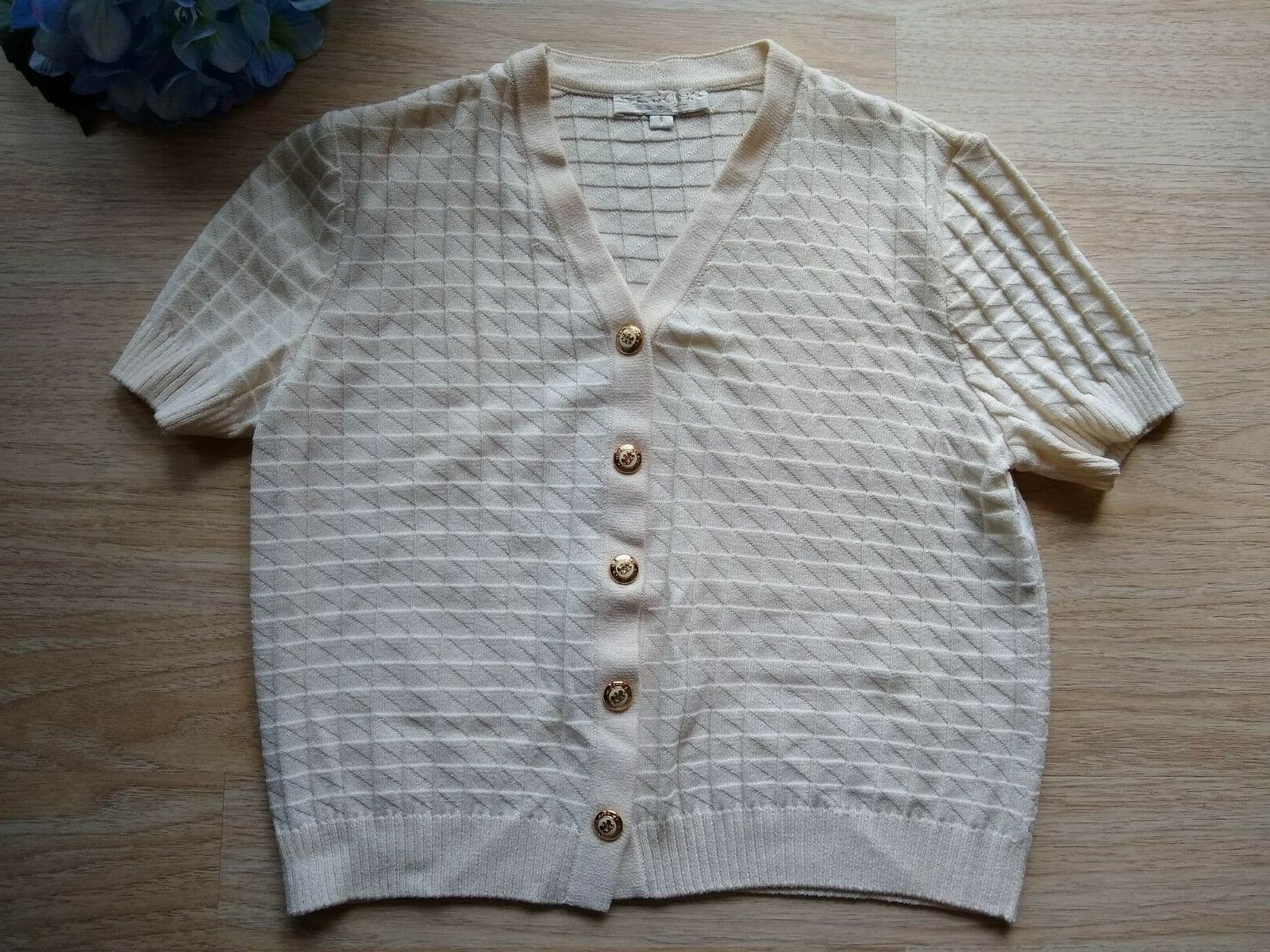 ST.JOHN Basic Pattern Knit Top Short Sleeves Sweater Gold-Button V-neck Cream S - Thumbnail 2