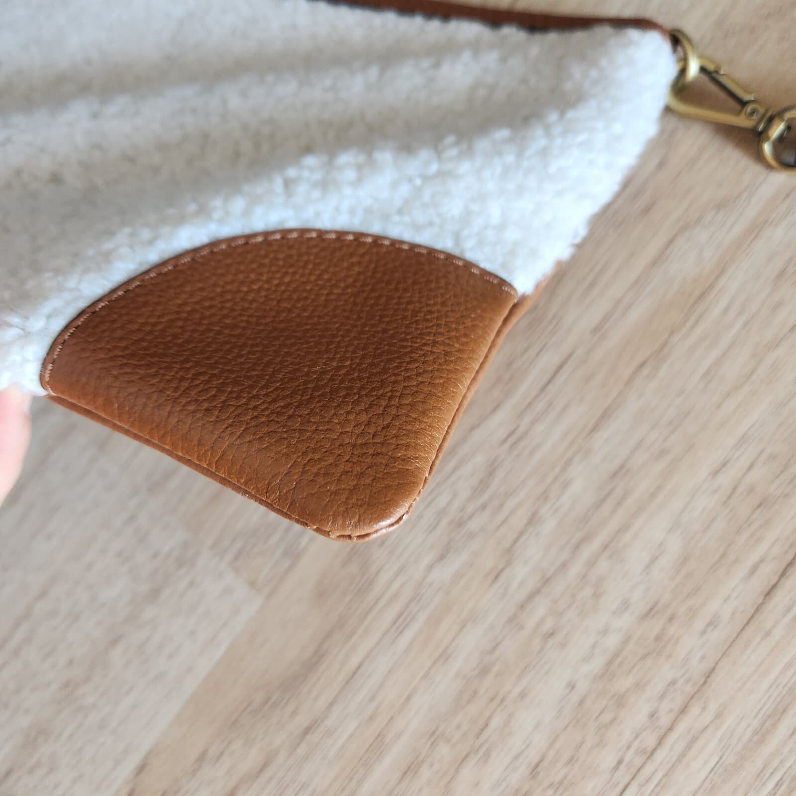 J.Jill Winter’s Day Sherpa Fleece Leather Crossbody Handbag Wristlet Cream Brown - Thumbnail 3